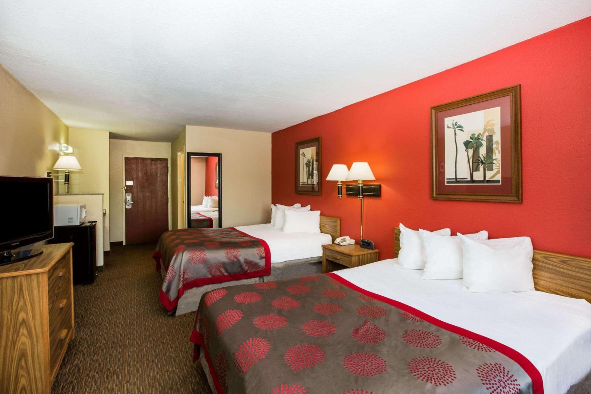 Ramada by Wyndham Sioux Falls photo 19