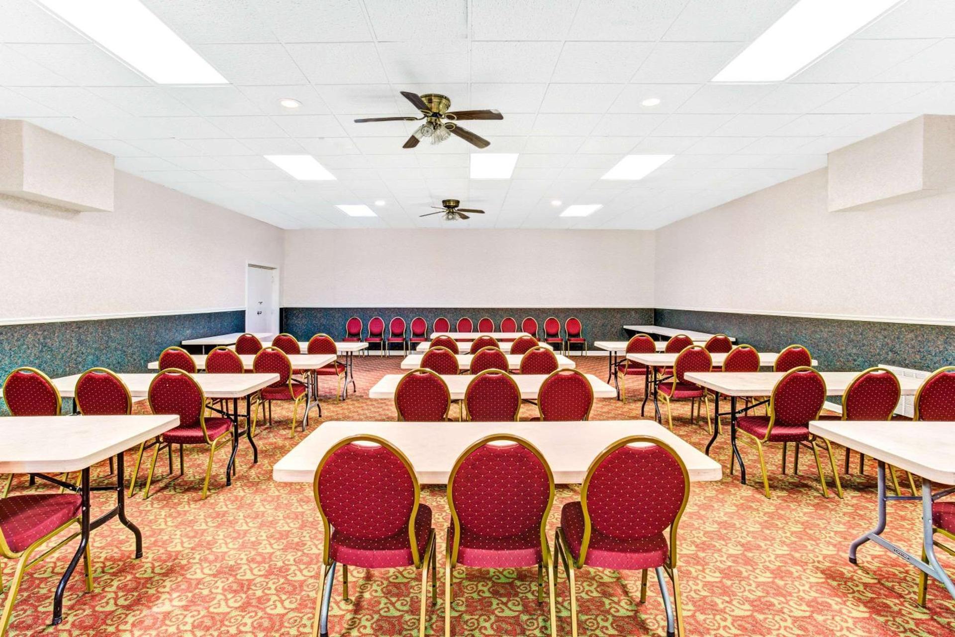 Ramada by Wyndham Murfreesboro photo 20