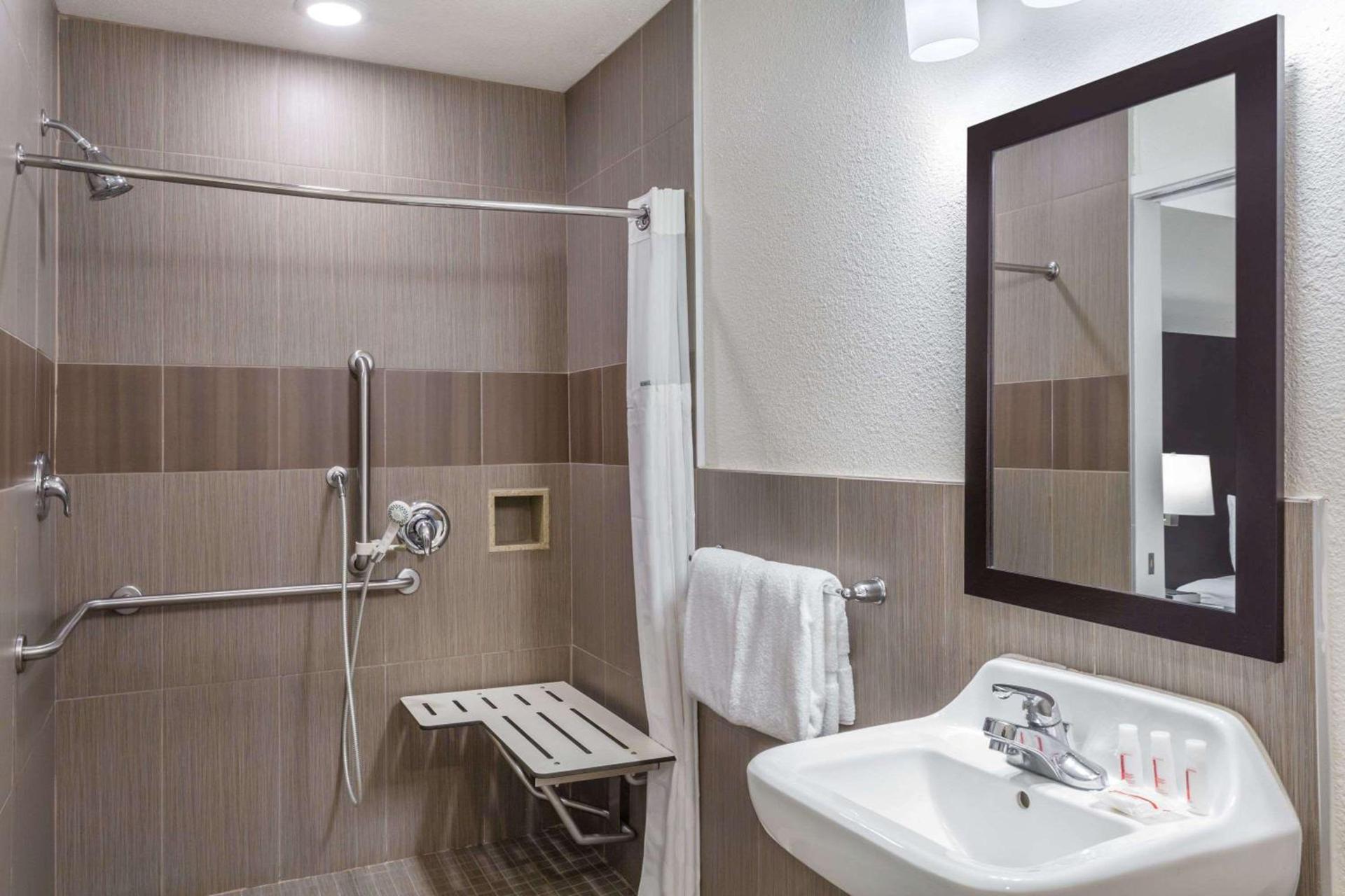 Ramada by Wyndham Monterey photo 34