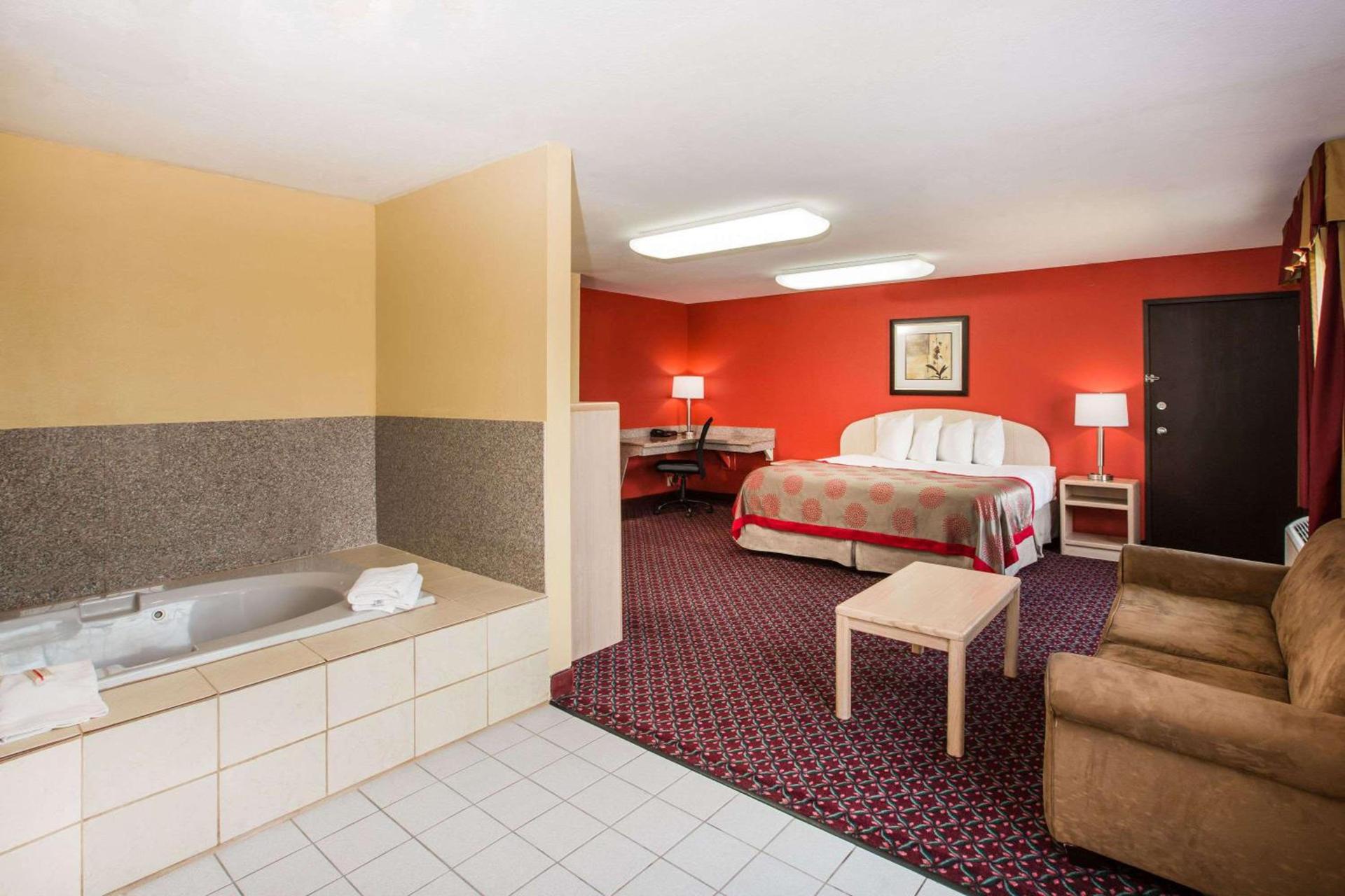 Ramada by Wyndham Sioux Falls photo 15