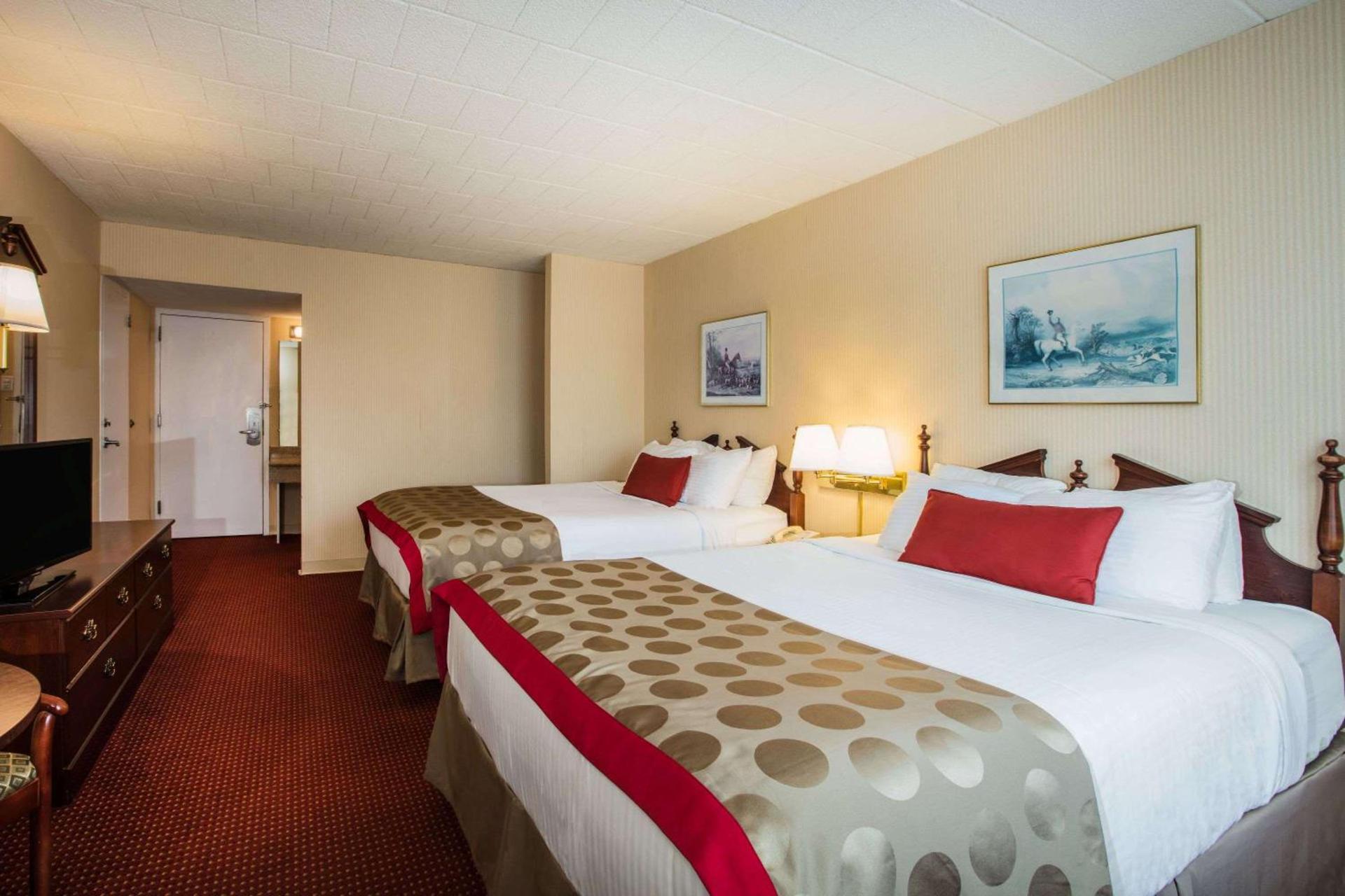 Ramada by Wyndham Ligonier photo 79