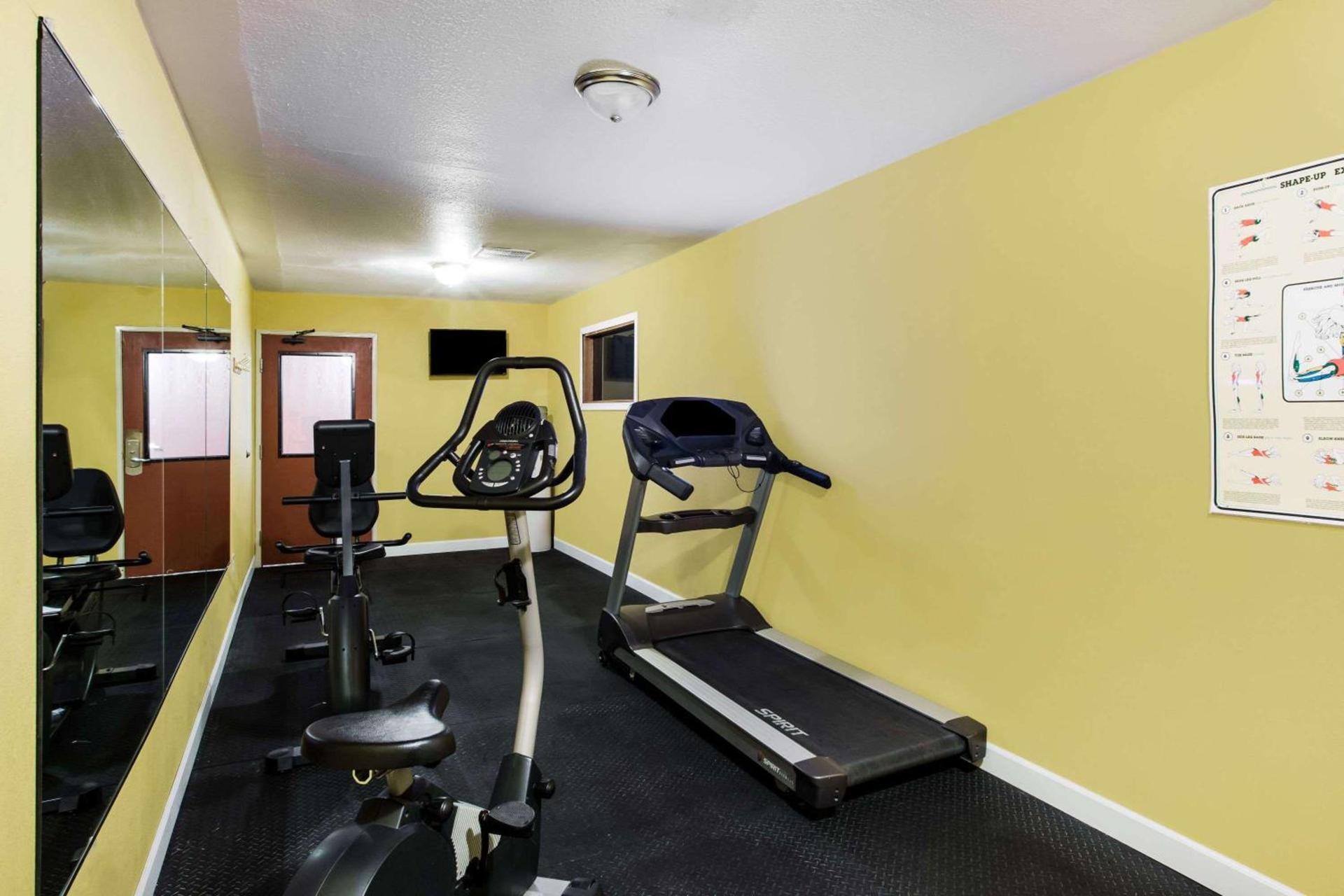 Ramada by Wyndham Sioux Falls photo 12