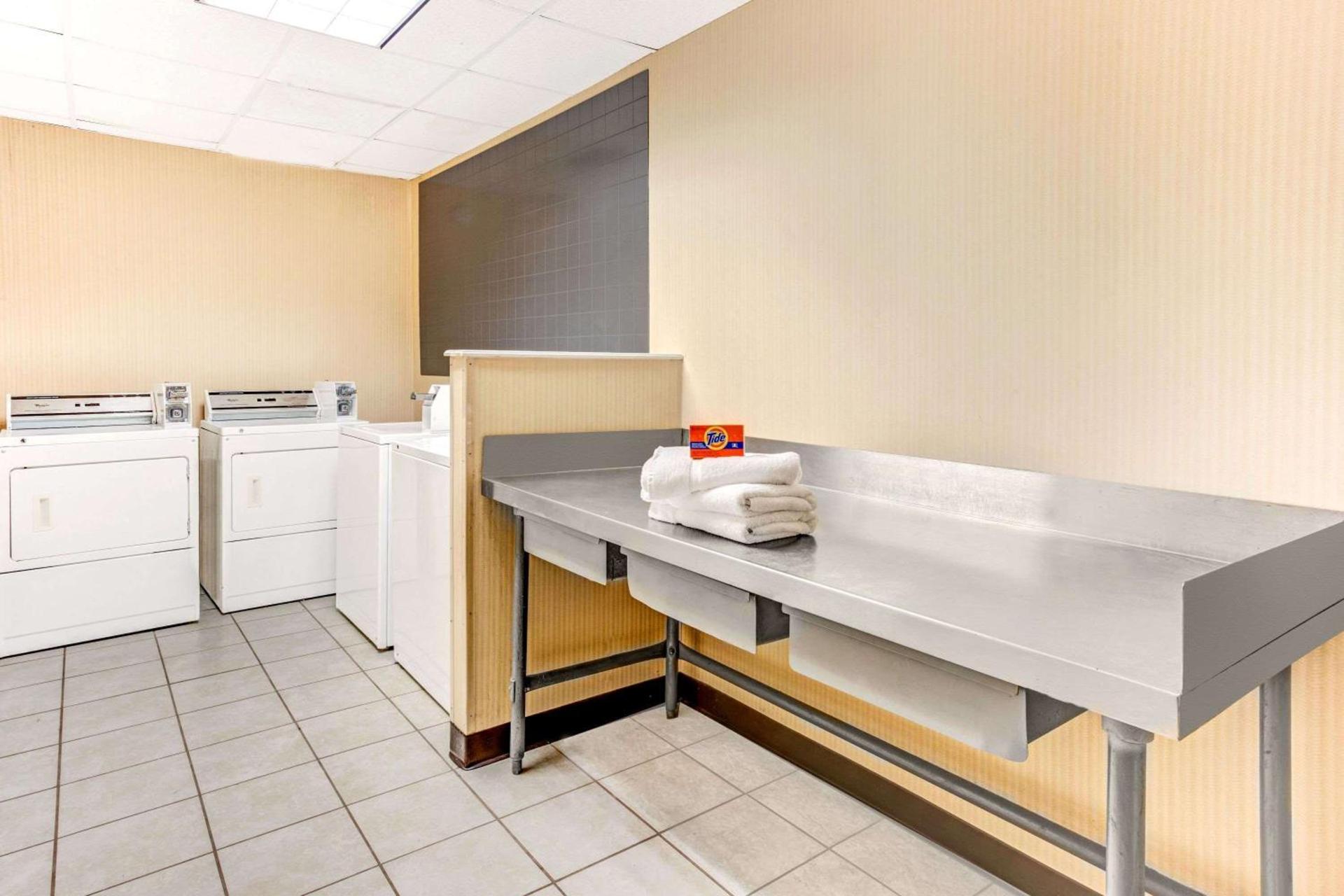Ramada by Wyndham Murfreesboro photo 13