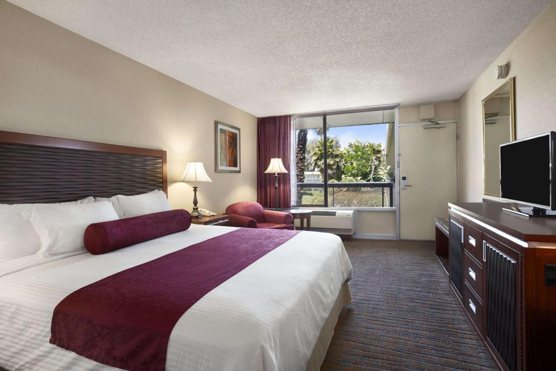 Ramada by Wyndham Sunnyvale/Silicon Valley photo 26