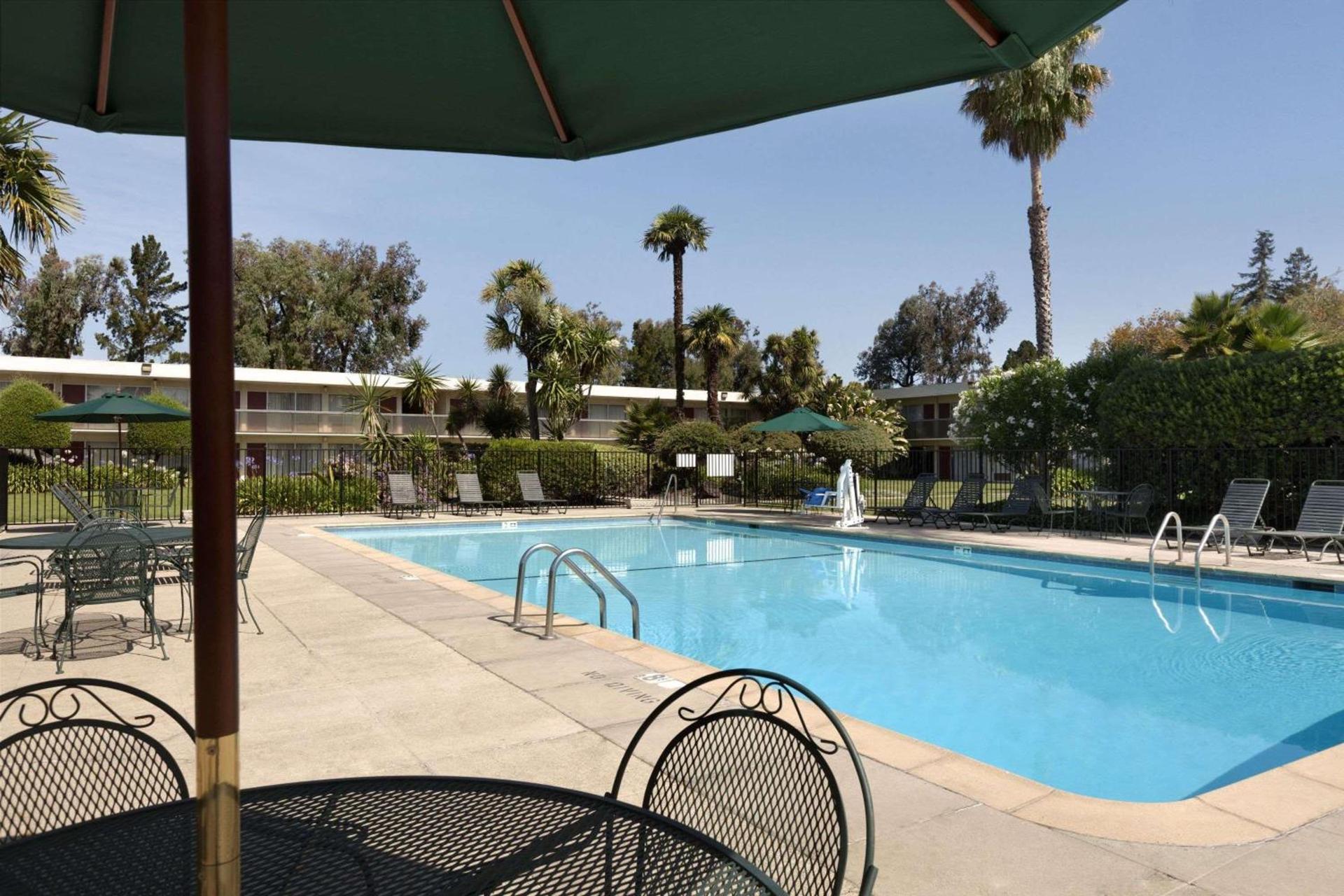 Ramada by Wyndham Sunnyvale/Silicon Valley photo 27