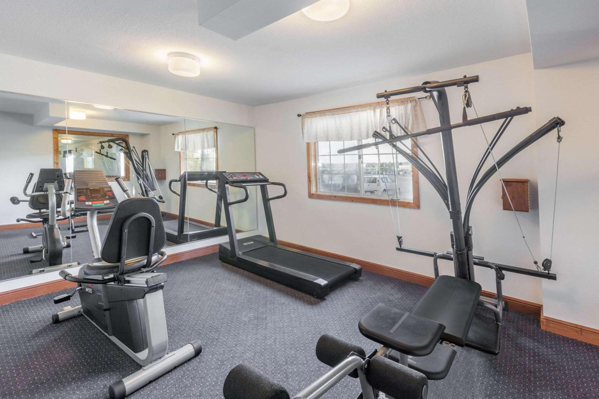 Ramada by Wyndham Mackinaw City Waterfront photo 40
