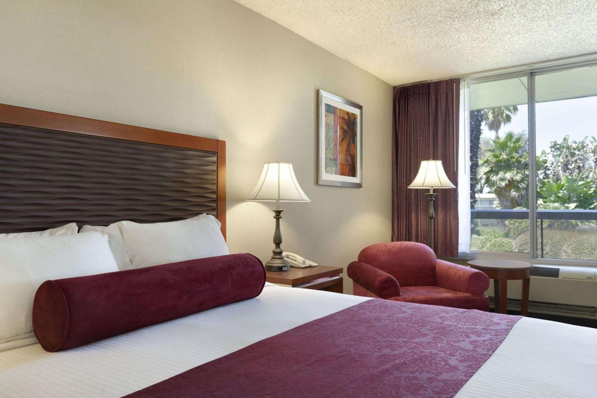 Ramada by Wyndham Sunnyvale/Silicon Valley photo 28