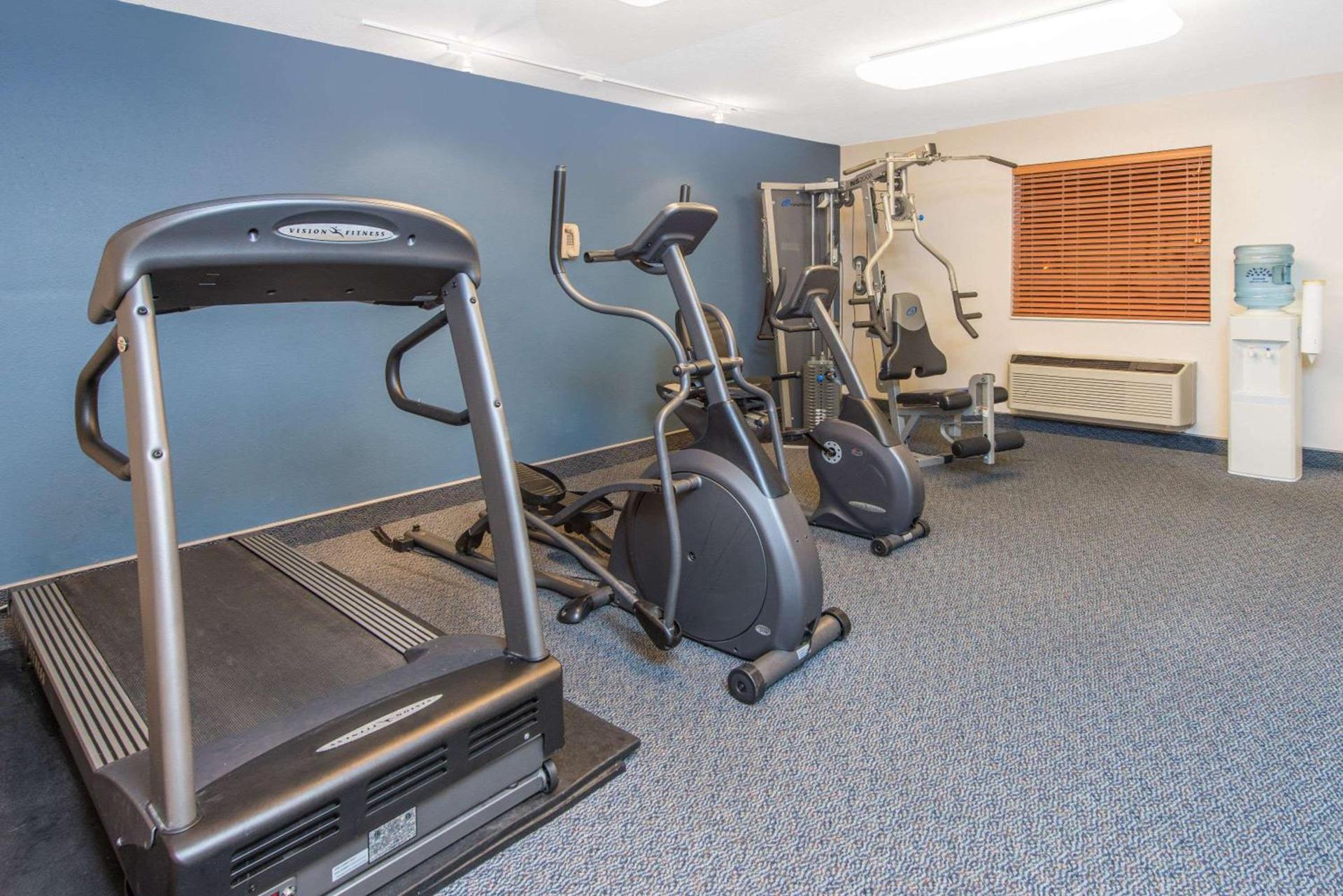 Ramada by Wyndham Springfield North photo 4