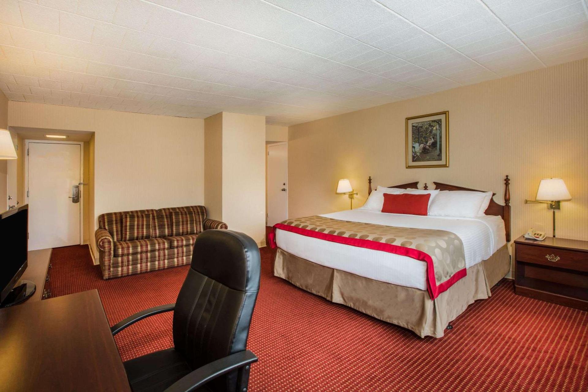 Ramada by Wyndham Ligonier photo 76