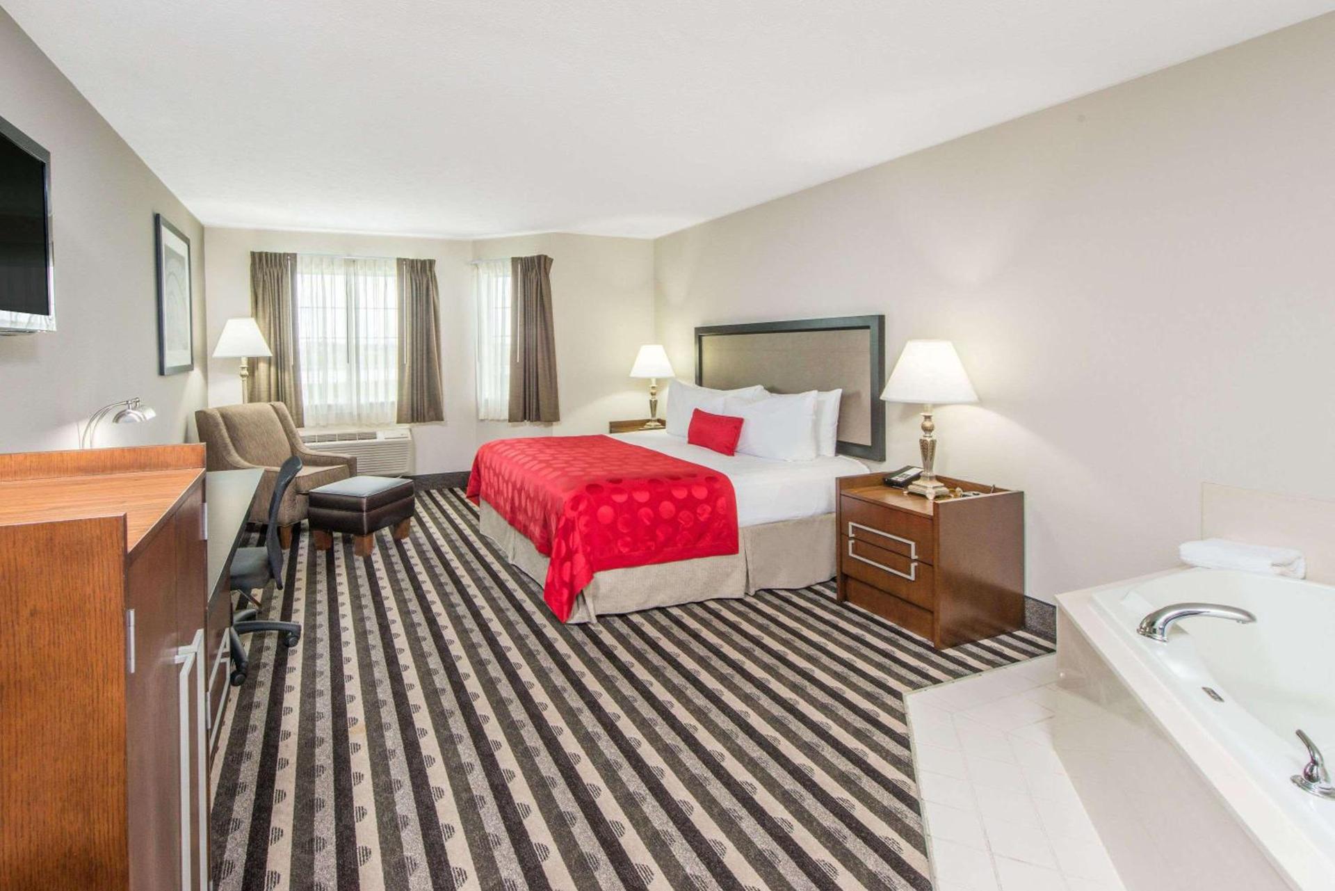Ramada by Wyndham Springfield North photo 9