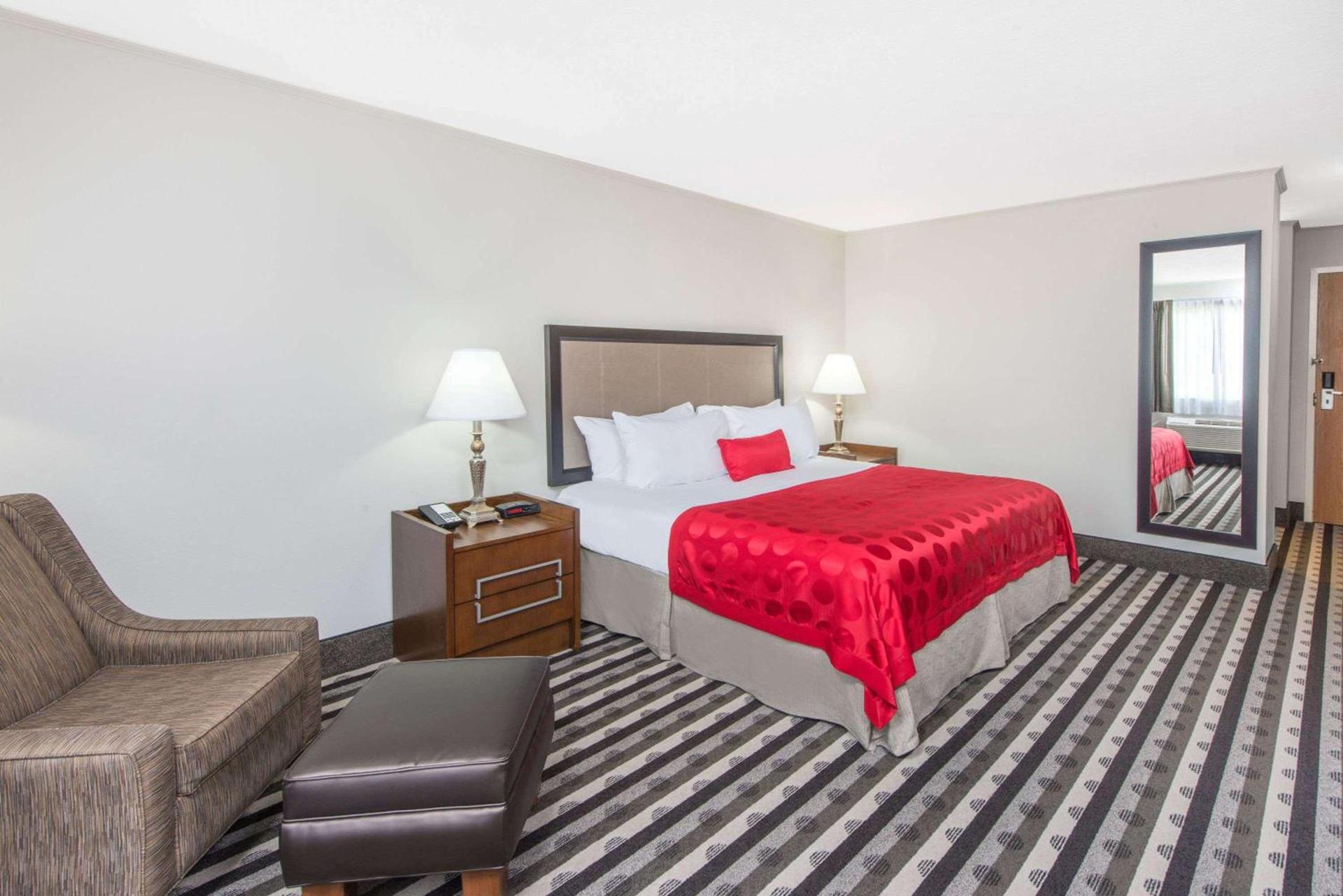 Ramada by Wyndham Springfield North photo 6