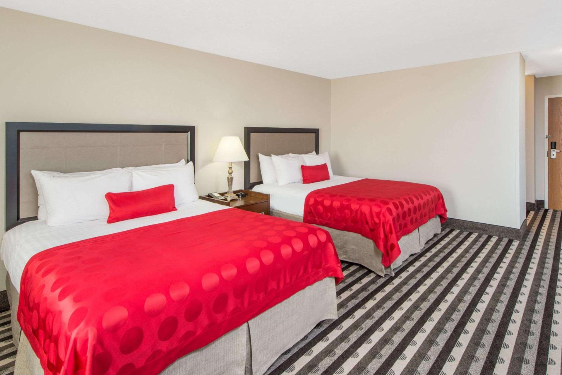 Ramada by Wyndham Springfield North photo 17