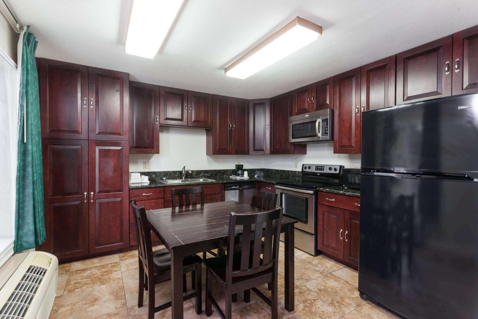 Ramada by Wyndham Oceanside photo 36