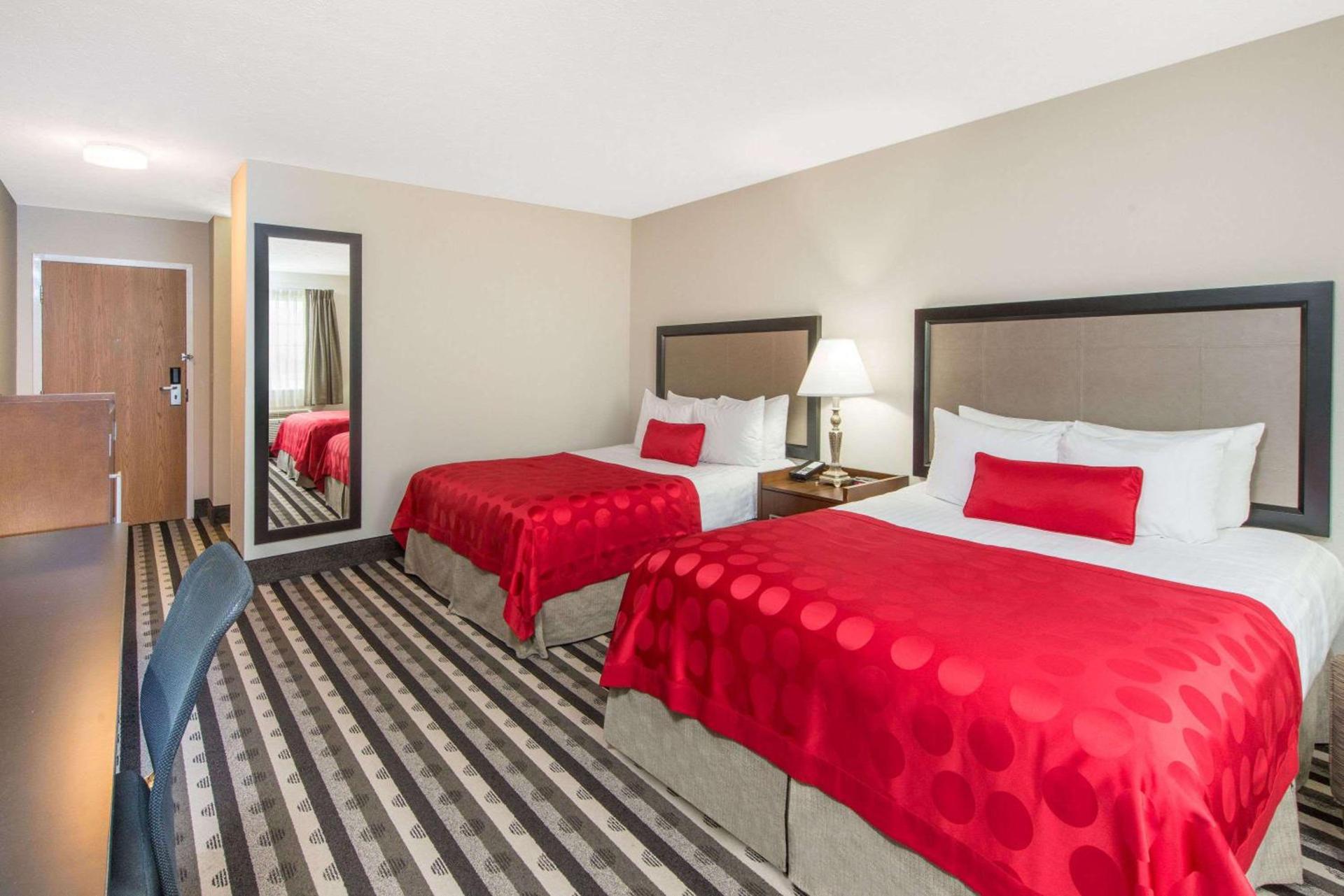 Ramada by Wyndham Springfield North photo 15