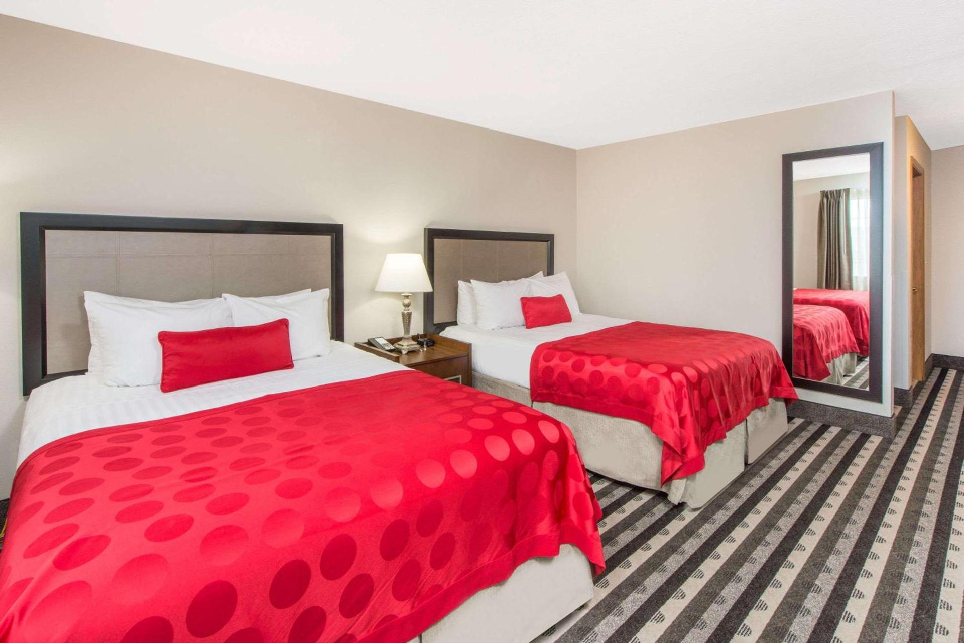 Ramada by Wyndham Springfield North photo 19