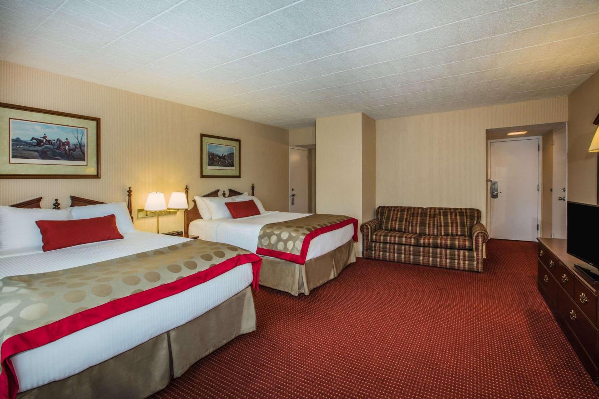 Ramada by Wyndham Ligonier photo 71