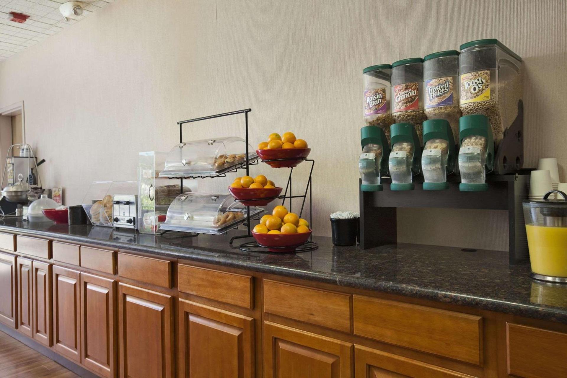 Ramada by Wyndham Sunnyvale/Silicon Valley photo 31