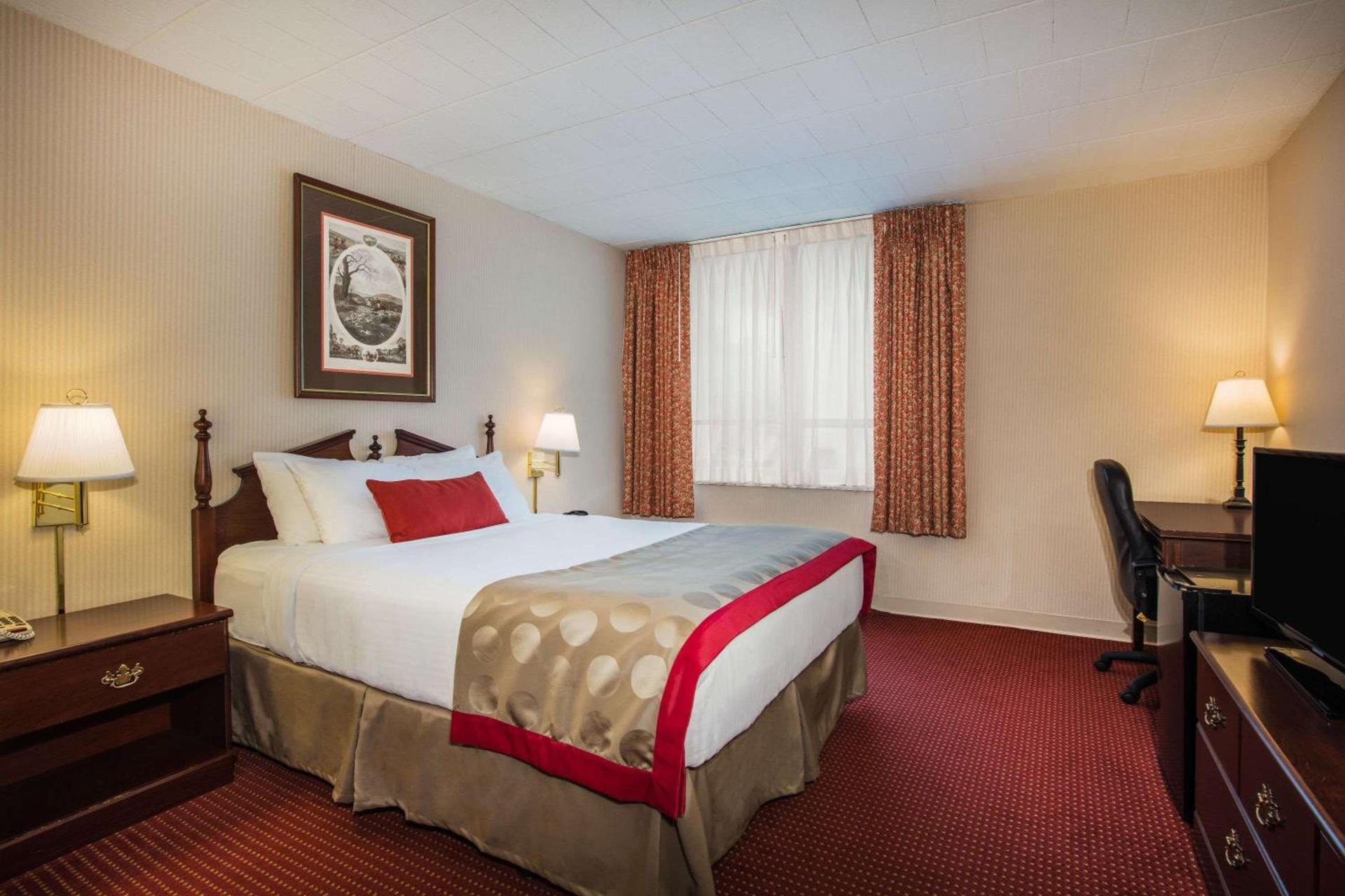 Ramada by Wyndham Ligonier photo 70