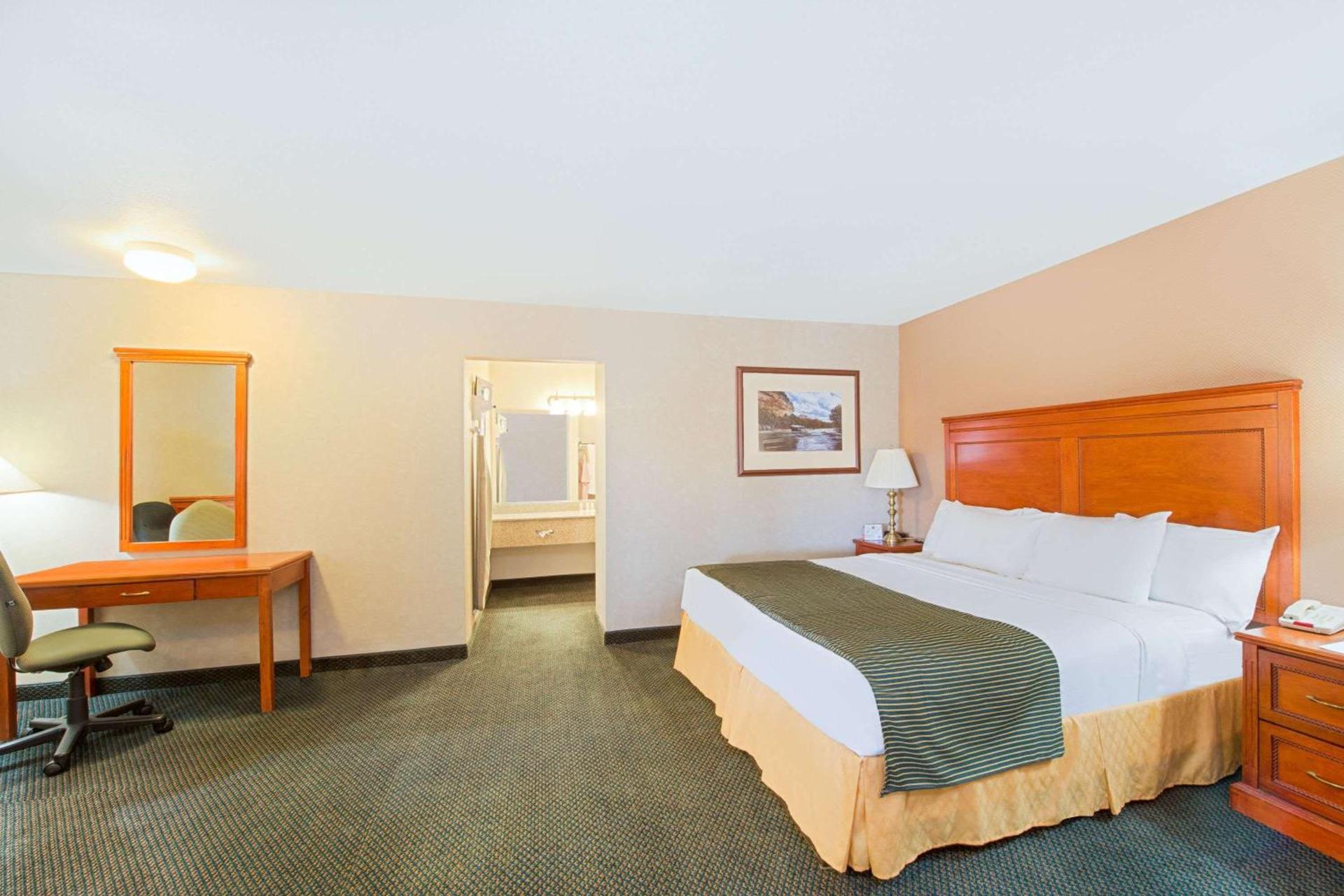 Ramada by Wyndham Flagstaff East photo 7