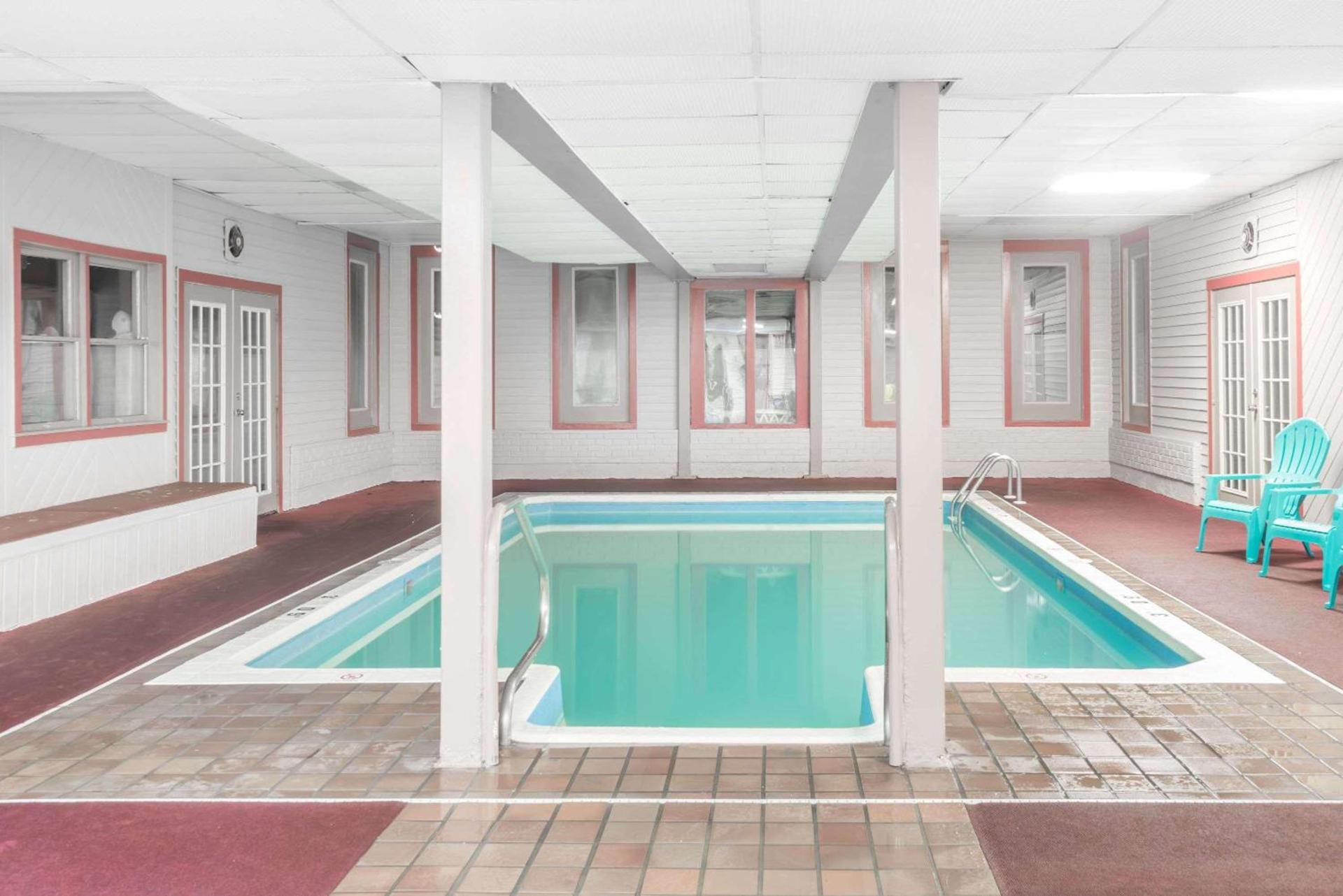 Ramada by Wyndham Groton Mystic photo 9