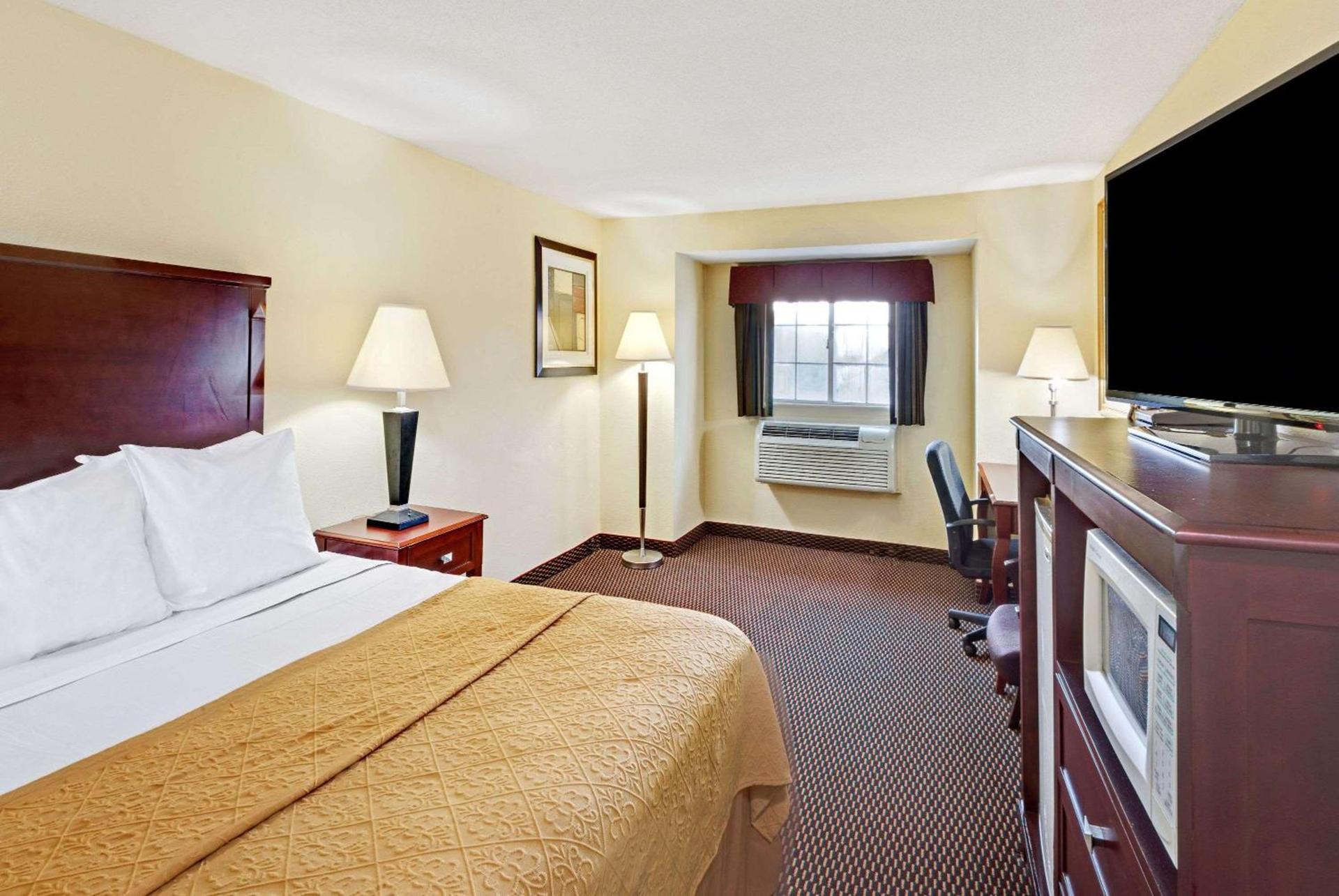 Ramada by Wyndham Kittery photo 3