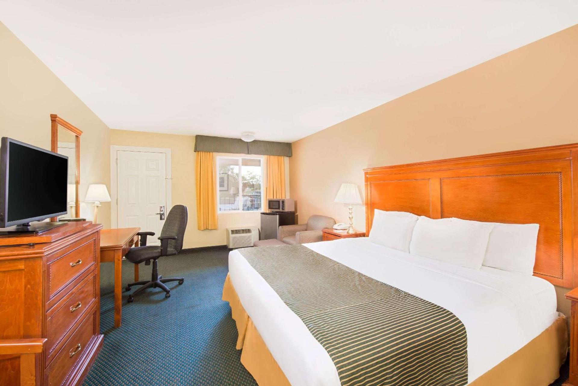 Ramada by Wyndham Flagstaff East photo 13
