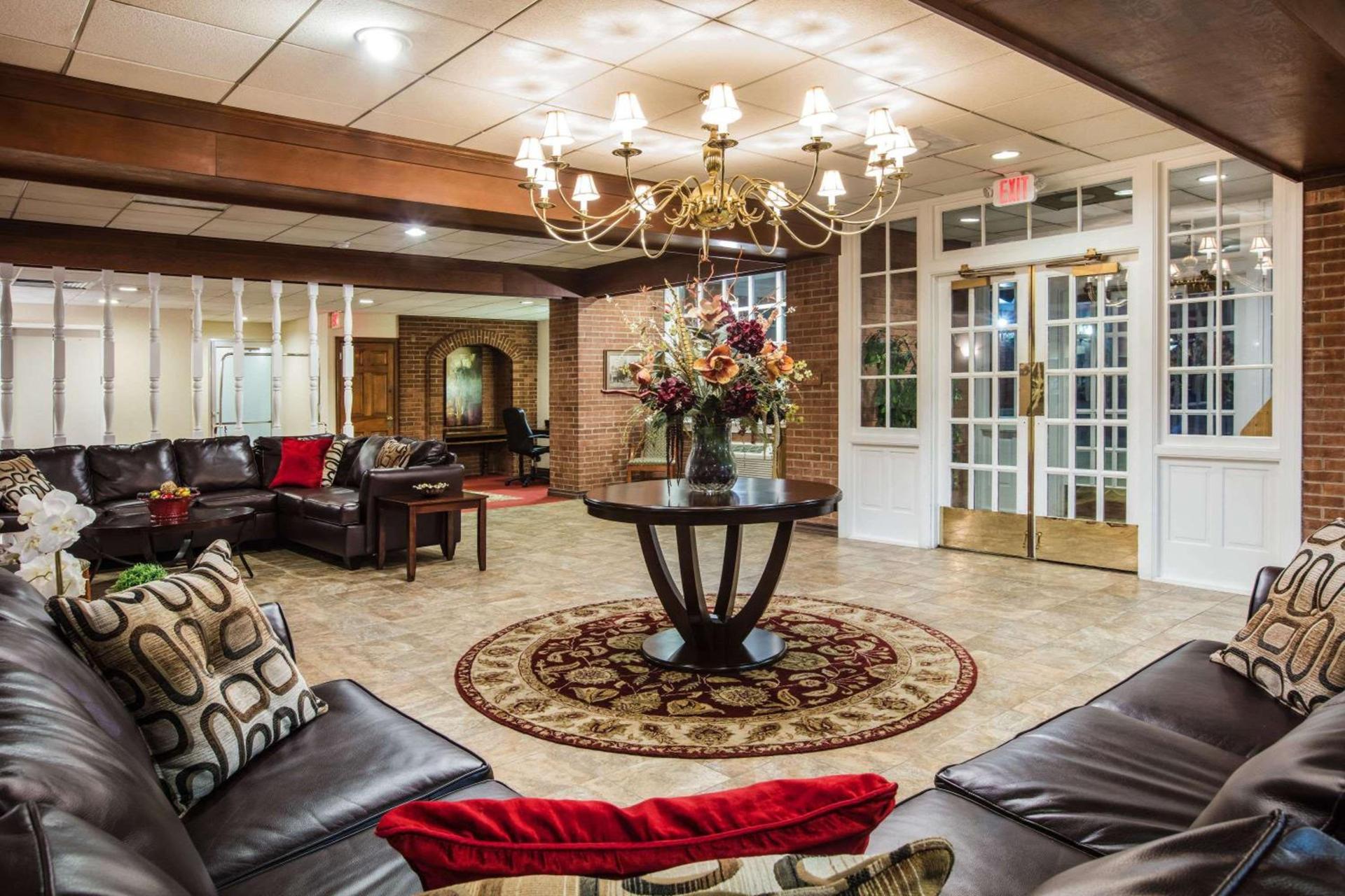 Ramada by Wyndham Ligonier photo 5