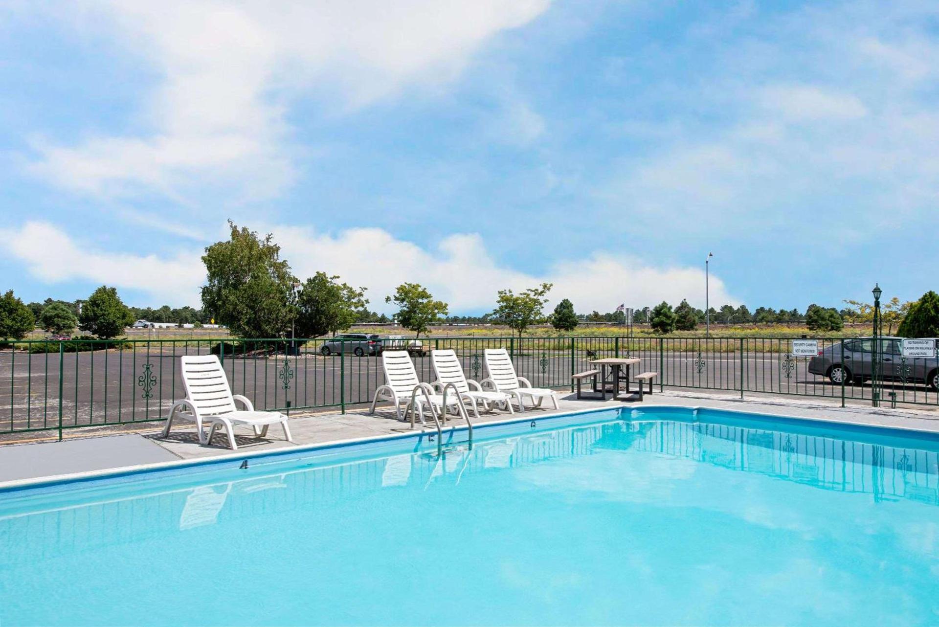 Ramada by Wyndham Flagstaff East photo 2