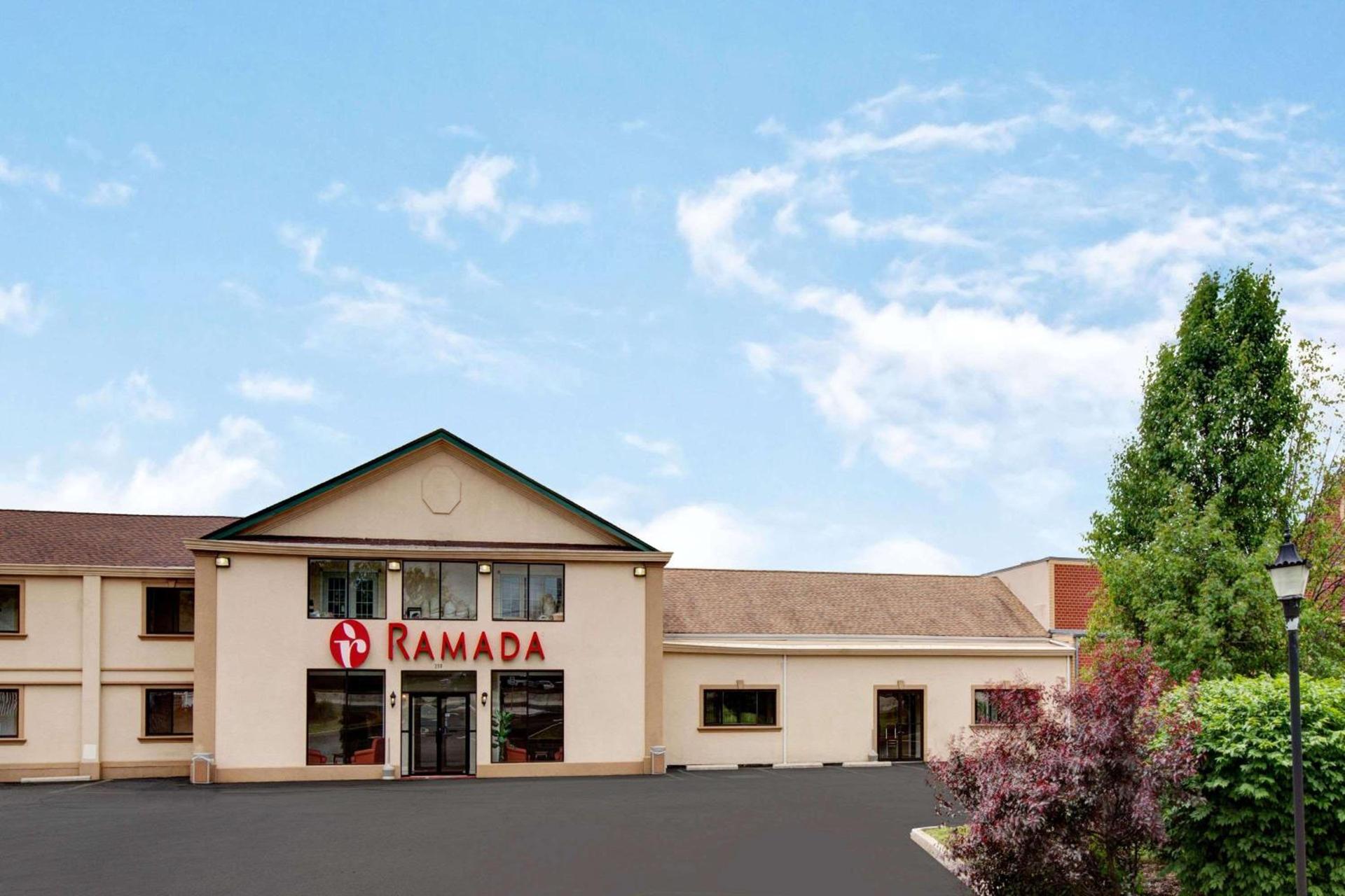 Ramada by Wyndham Flemington photo 1