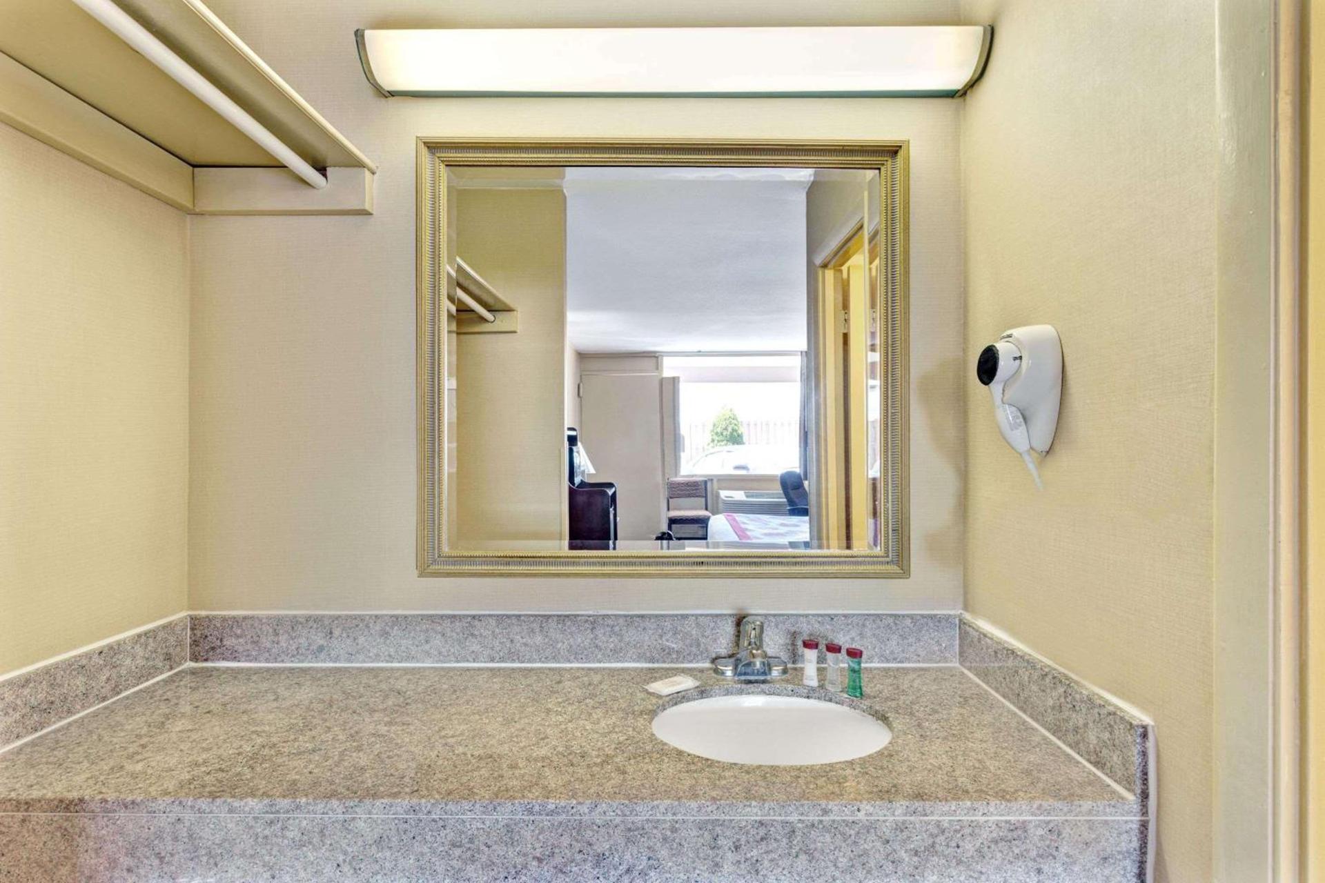 Ramada by Wyndham Baltimore West photo 13