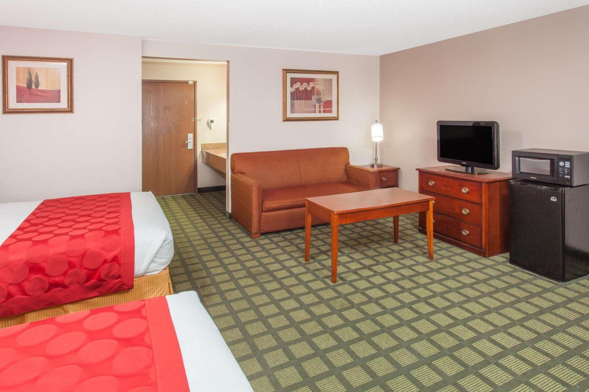 Baymont by Wyndham Decatur IL North photo 30