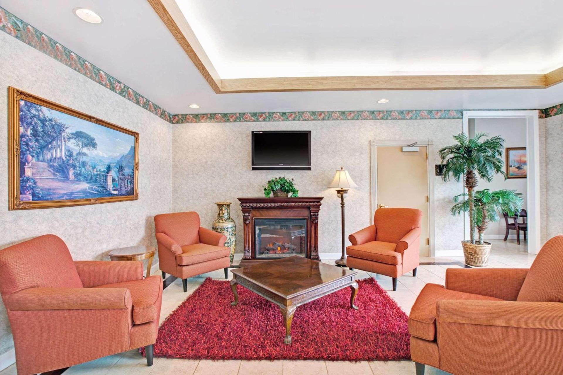 Ramada by Wyndham Flemington photo 3