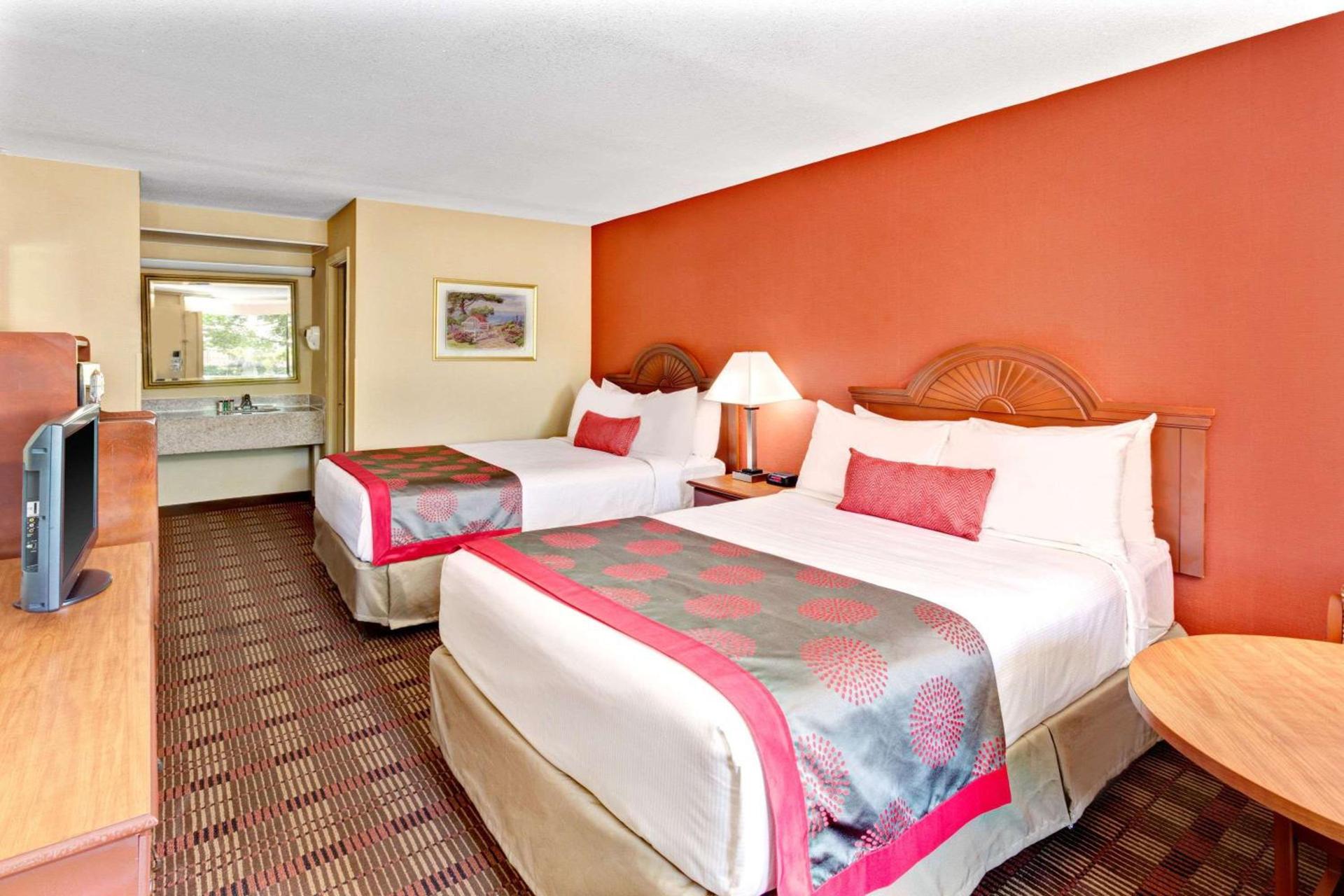 Ramada by Wyndham Baltimore West photo 5