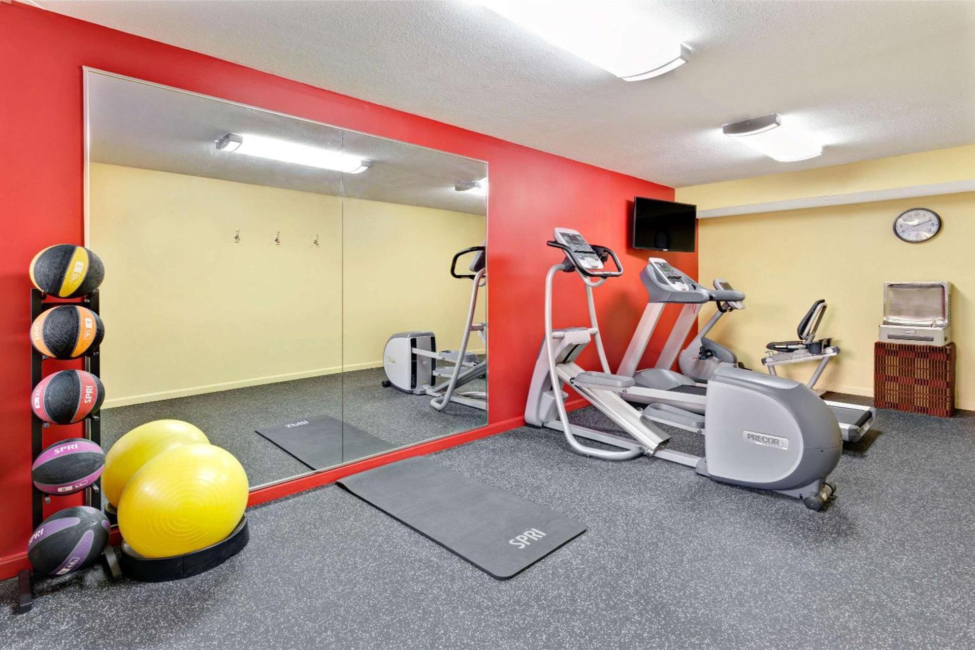 Ramada by Wyndham Baltimore West photo 3