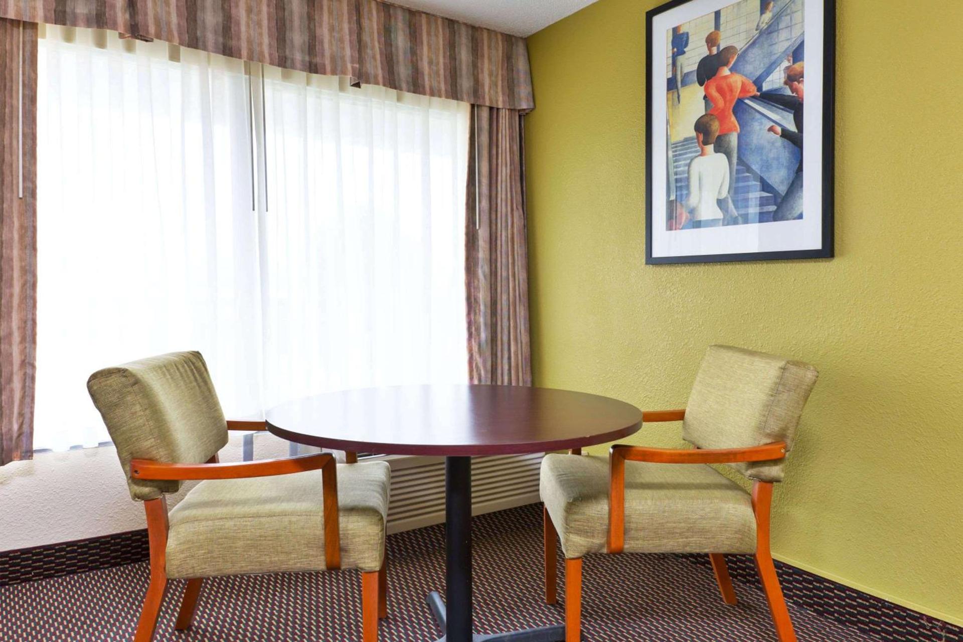Ramada by Wyndham Pikesville/Baltimore North photo 30