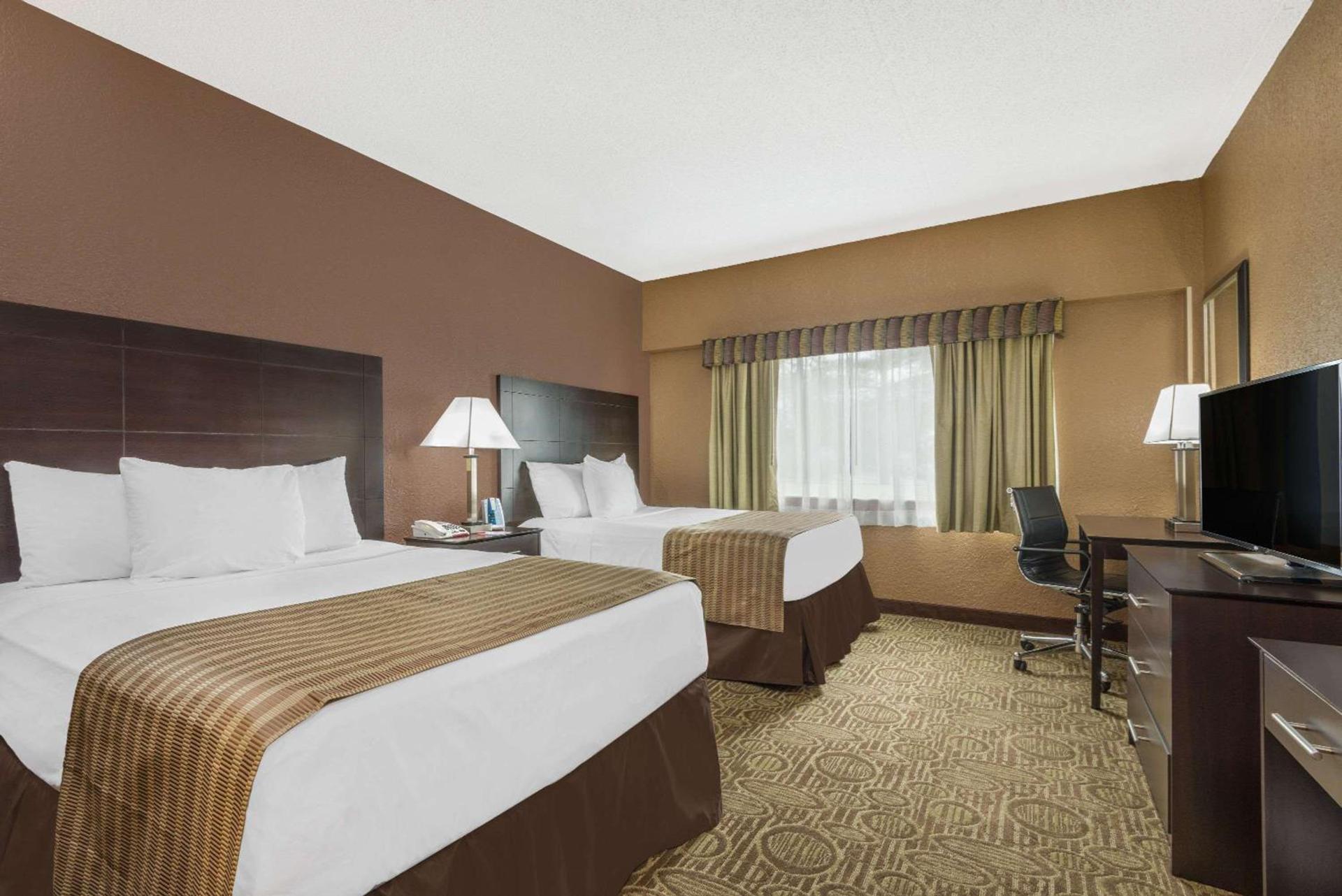 Ramada by Wyndham Paintsville Hotel & Conference Center photo 10