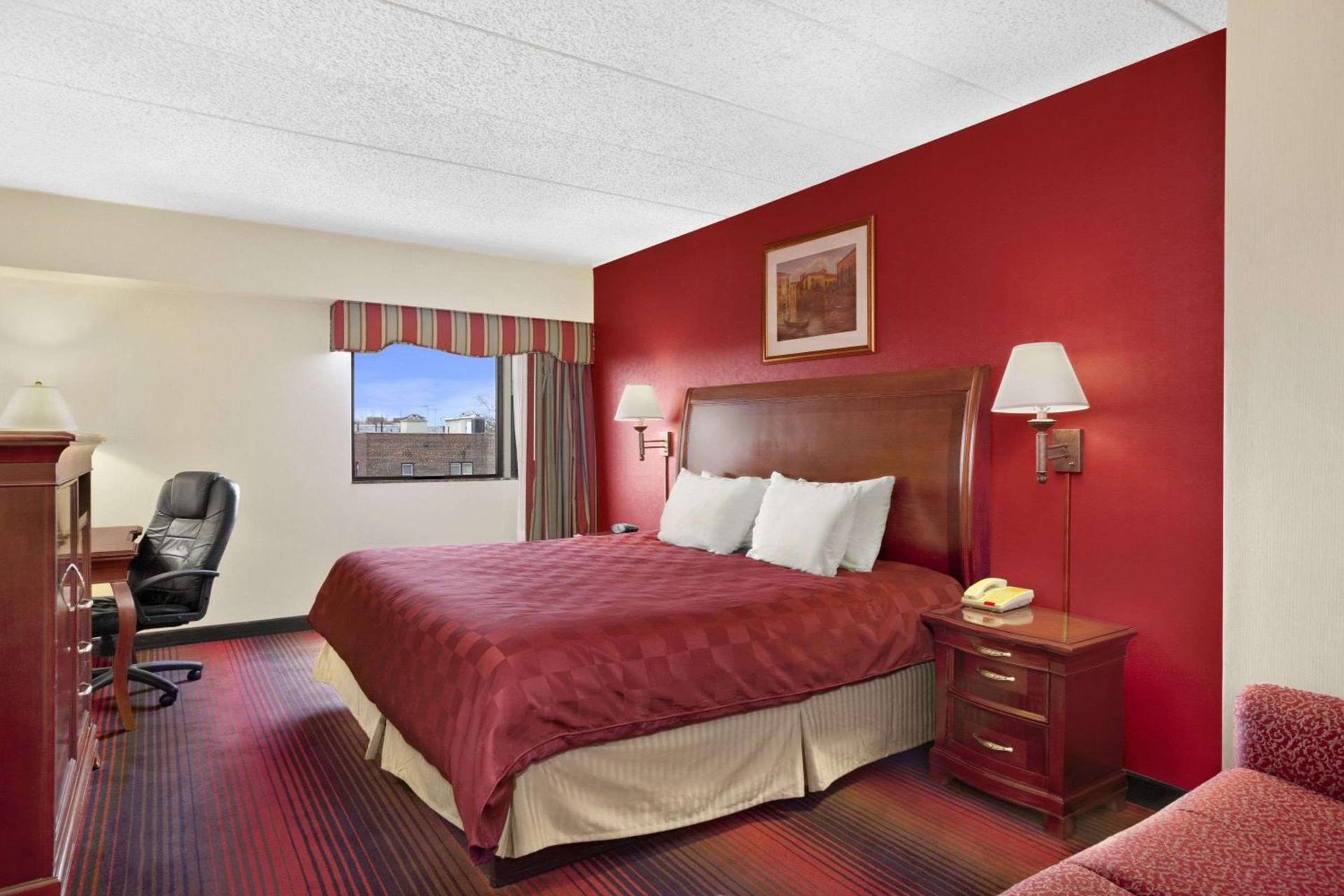 Ramada by Wyndham East Orange photo 5