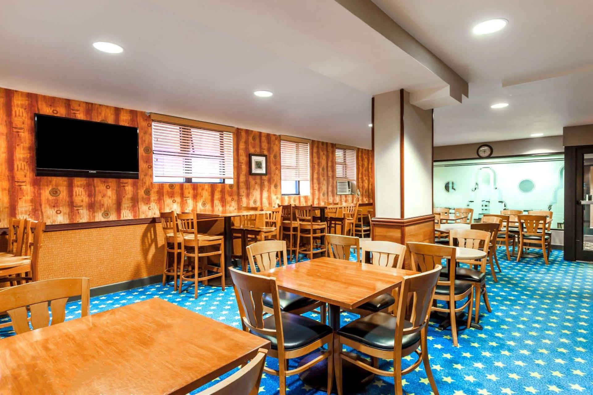 Ramada by Wyndham Jersey City photo 20