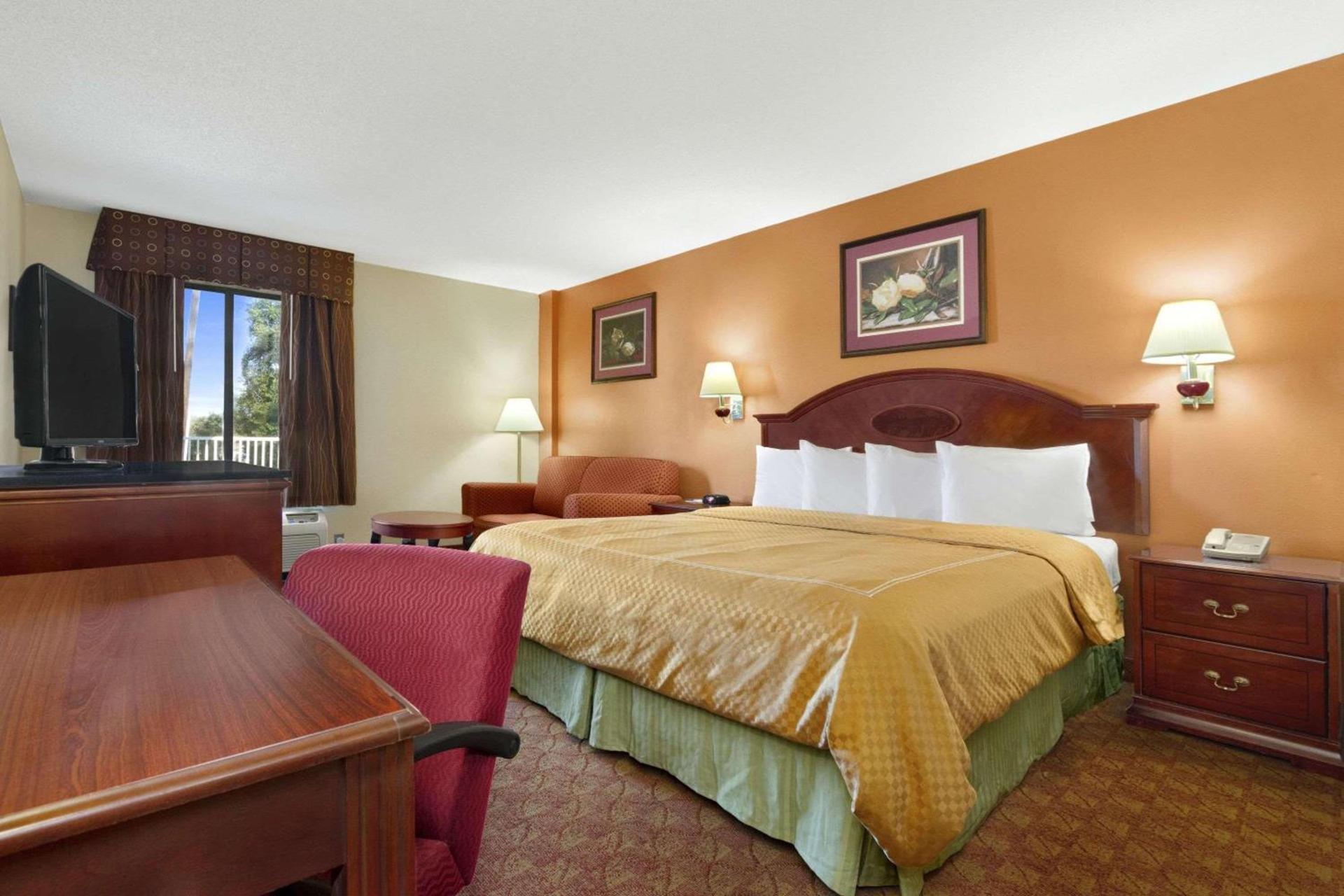Ramada Limited - Columbia photo 17