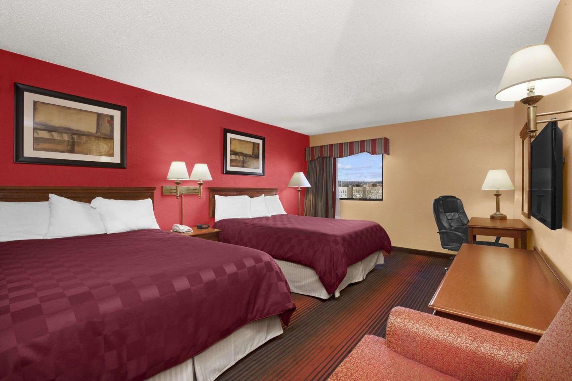 Ramada by Wyndham East Orange photo 4