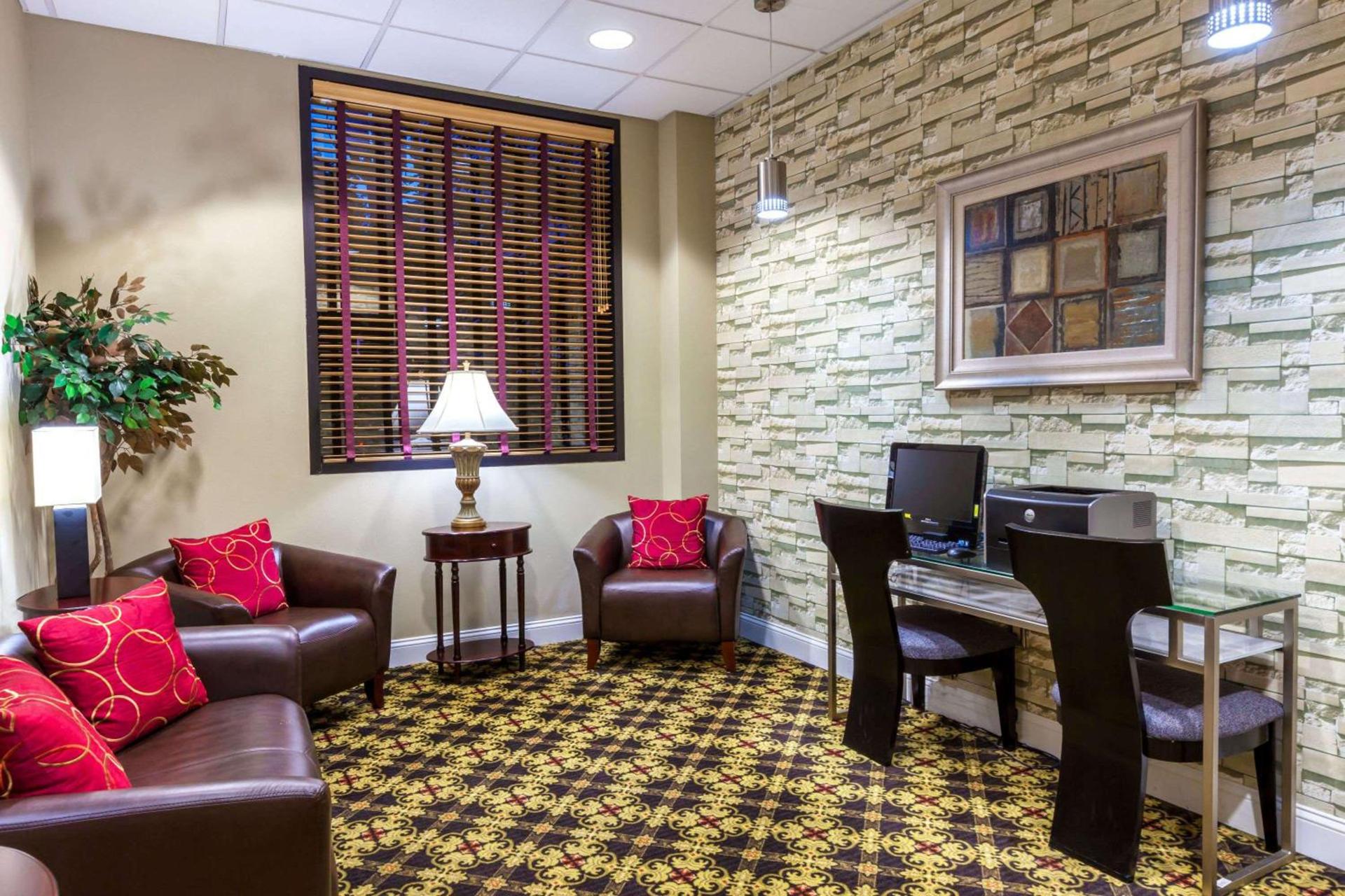Ramada by Wyndham Jersey City photo 14
