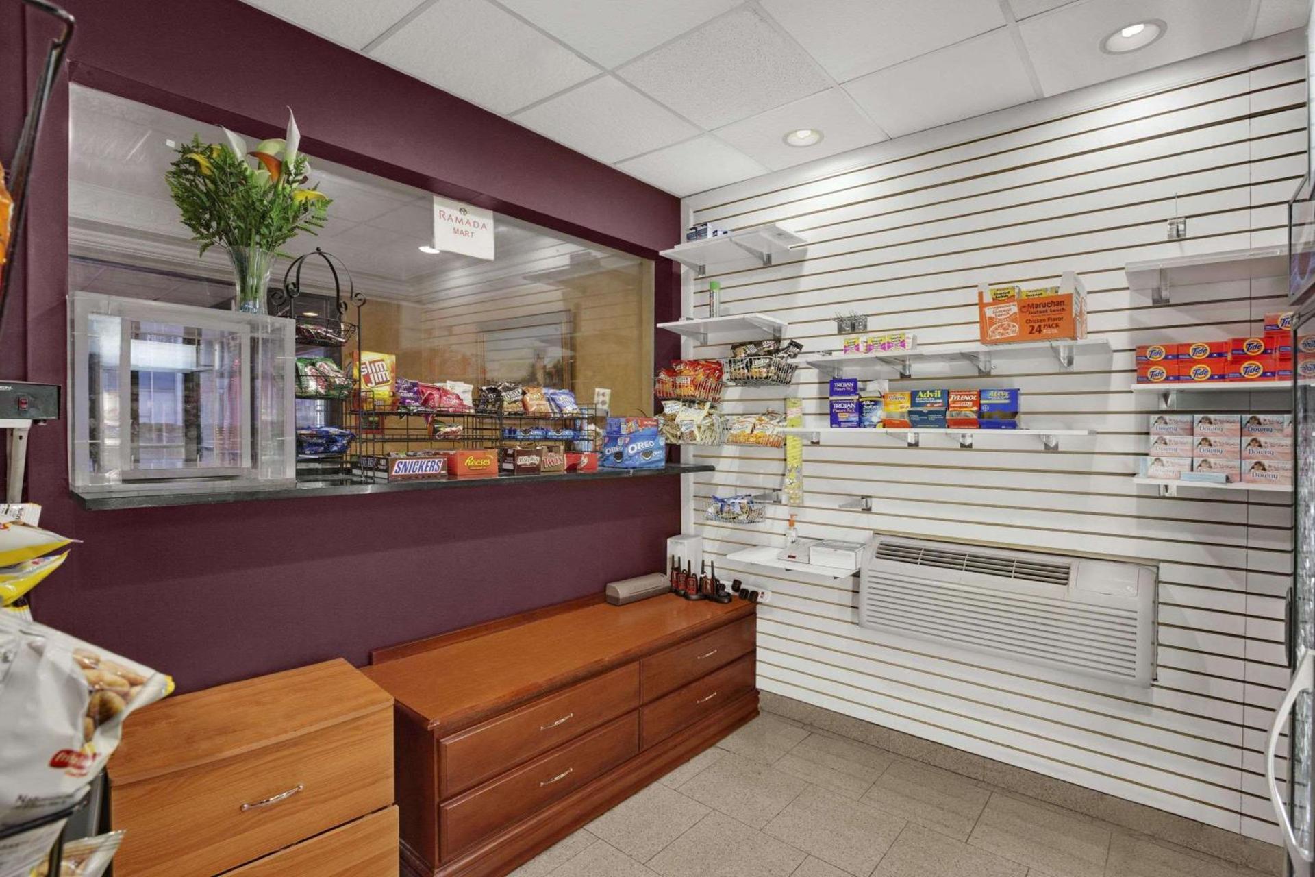 Ramada by Wyndham East Orange photo 11