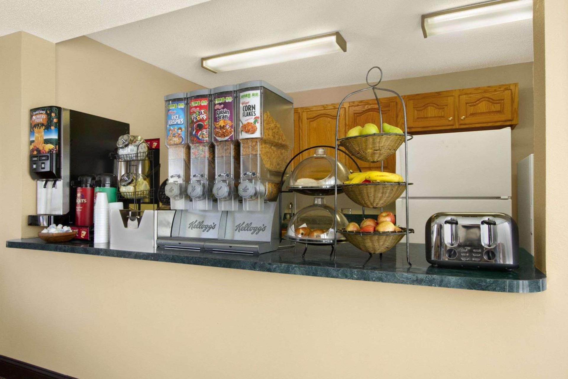 Ramada Limited - Columbia photo 22
