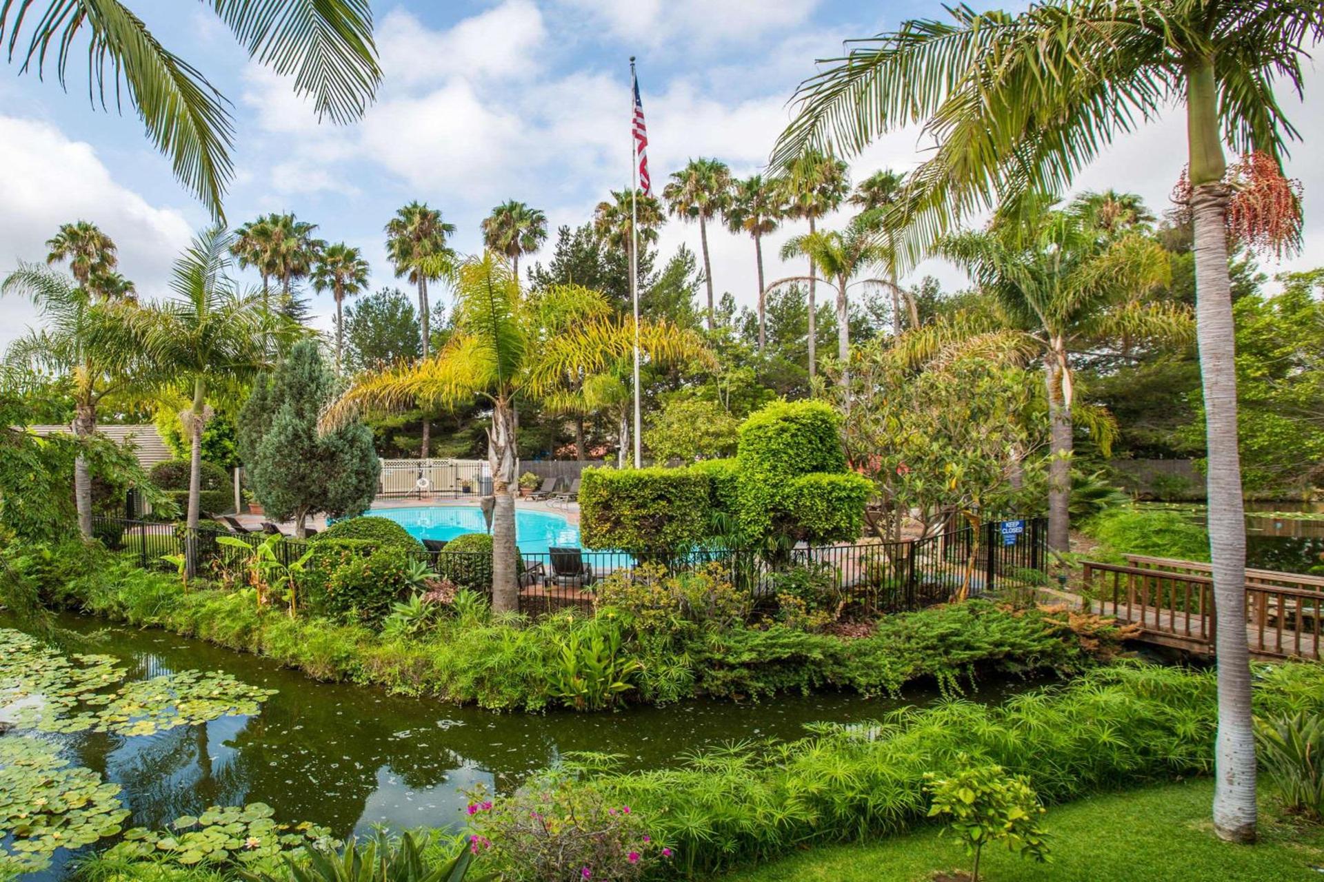 Ramada by Wyndham Santa Barbara photo 2