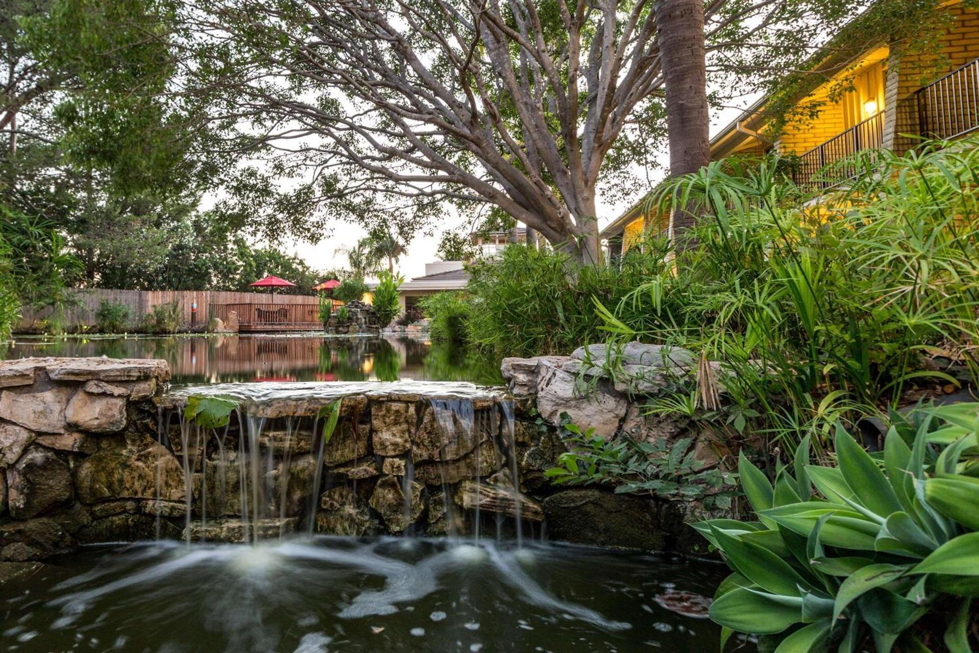 Ramada by Wyndham Santa Barbara photo 6