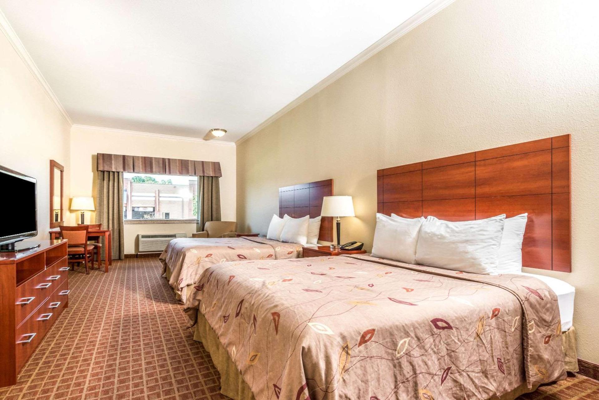 Ramada by Wyndham College Station photo 8