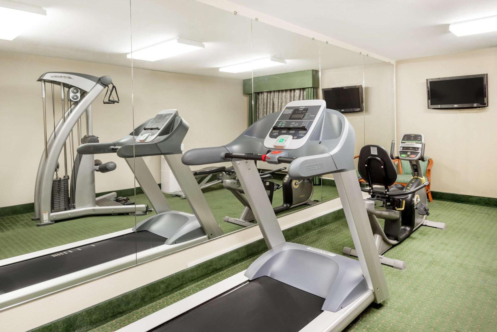 Ramada by Wyndham Columbia photo 4