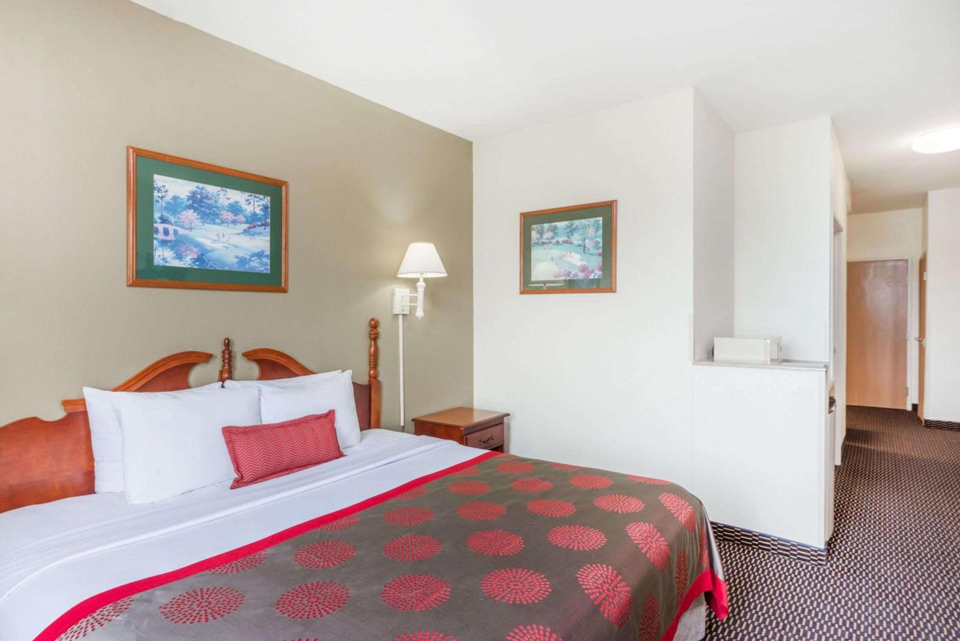 Ramada by Wyndham Columbia photo 24