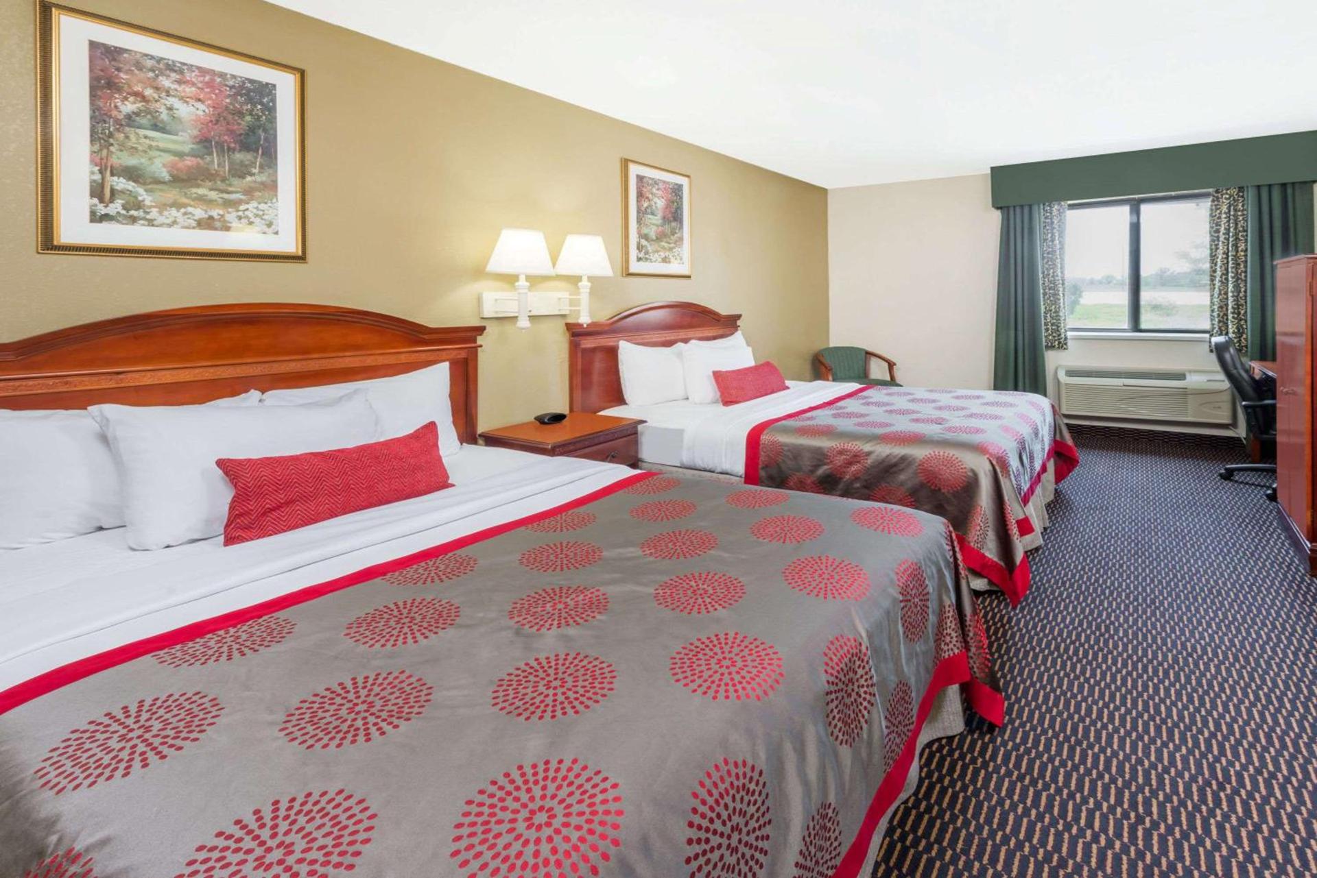 Ramada by Wyndham Columbia photo 11