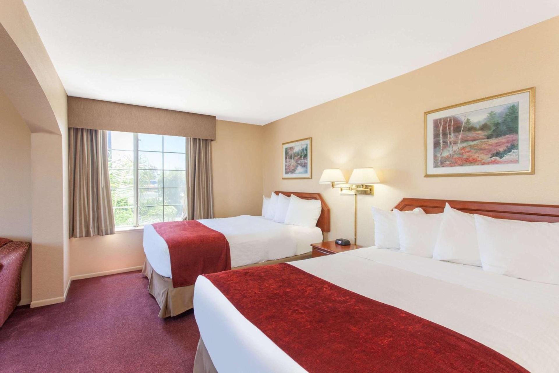 Ramada by Wyndham Fresno Northwest photo 21